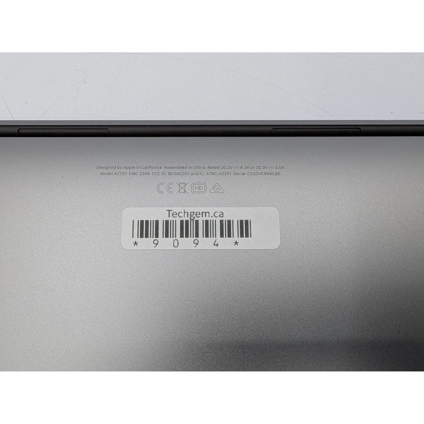 2020 Apple MacBook Pro A2251 13" Intel i7-1068NG7 32GB RAM 512GB SSD macOS Tahoe