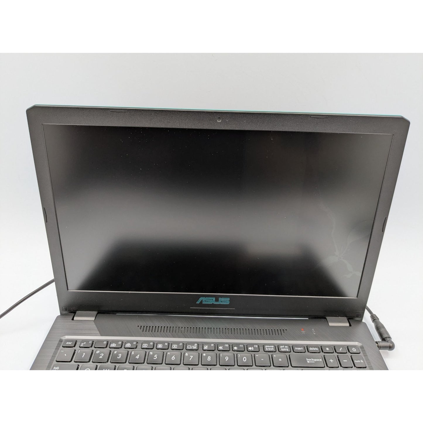 Asus M570DD-DS55 15.6" Display AMD Ryzen 5 3500U 2.10GHz Processor Black Laptop