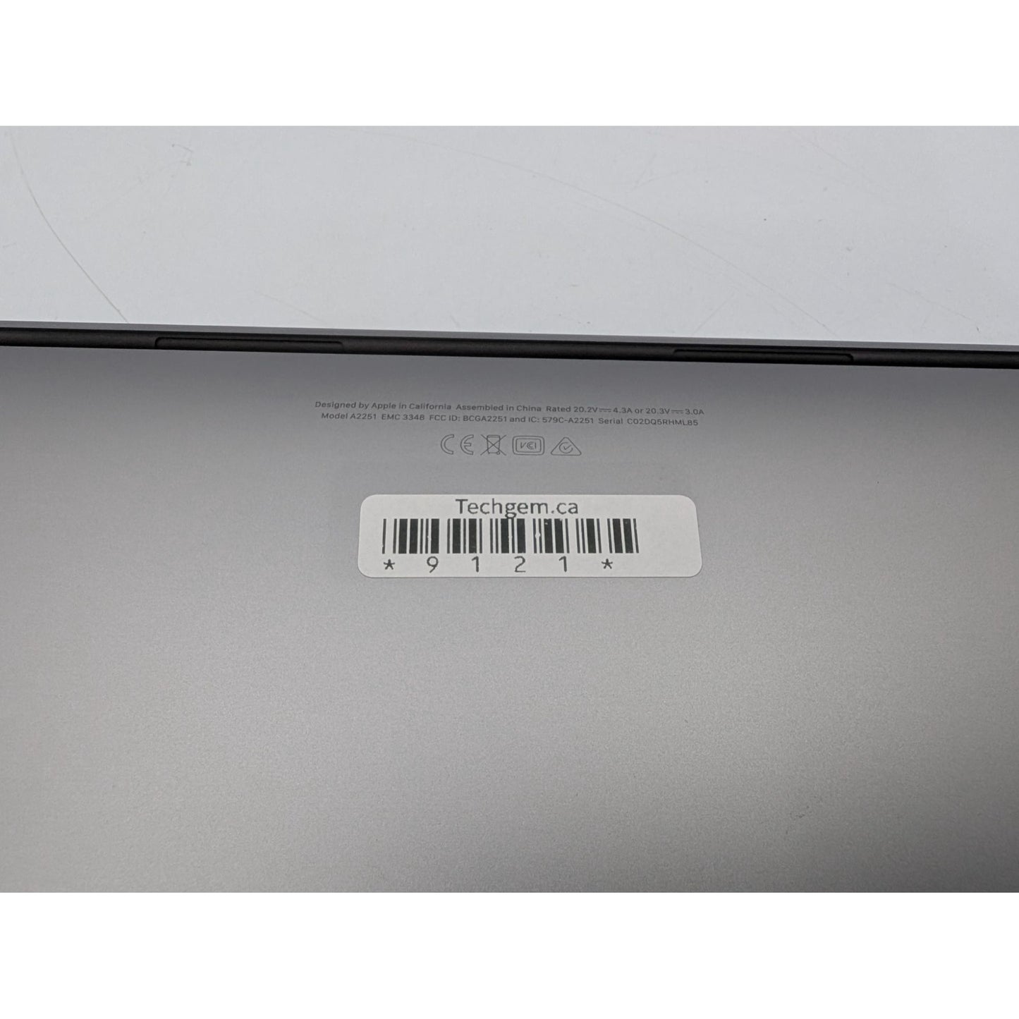 2020 Apple MacBook Pro A2251 13" Display Intel Core i7-1068NG7 32GB RAM 512GB SSD