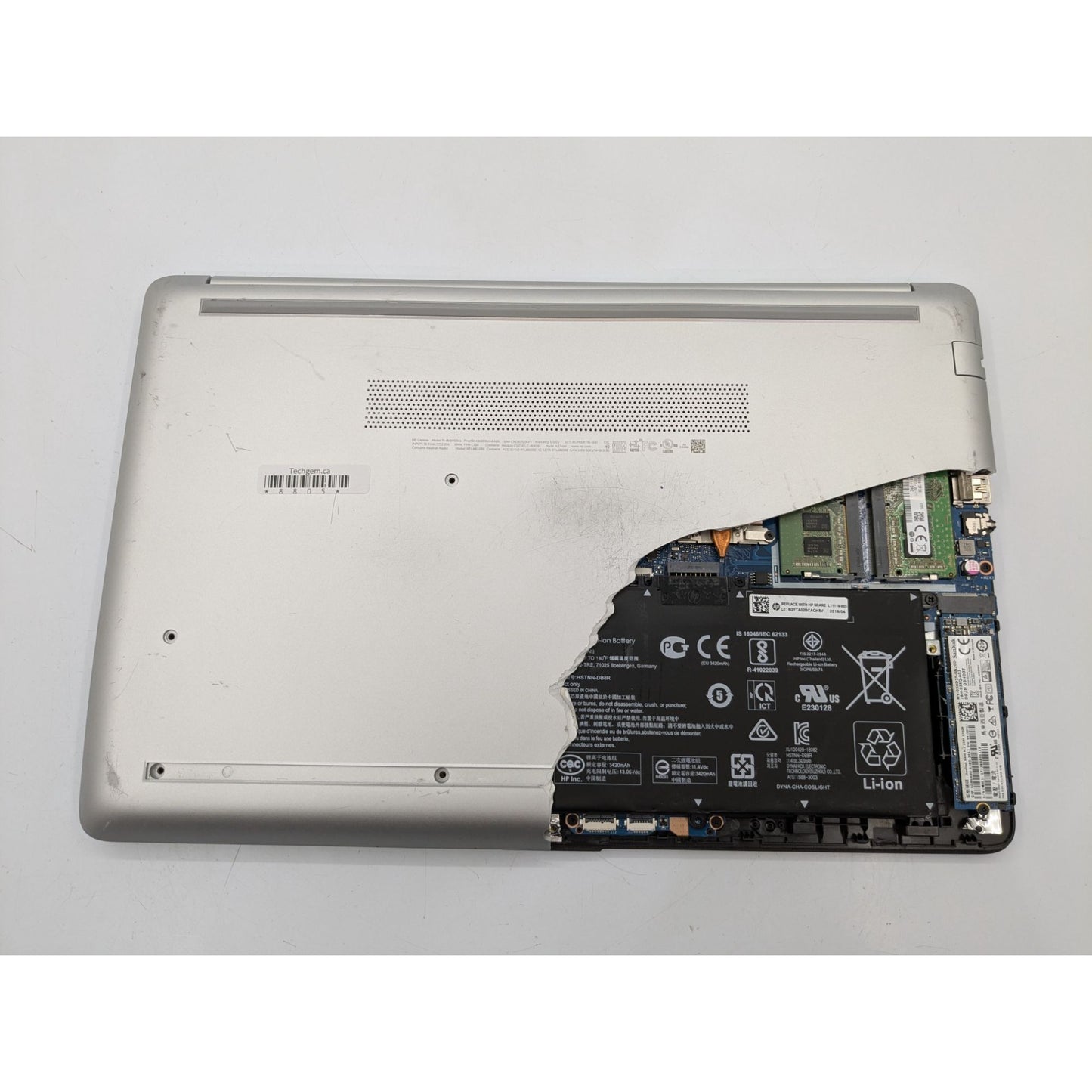 HP 15-DB0003CA 2200U 15.6" Screen AMD Ryzen 3 8GB RAM 128GB SSD Windows 11 Home