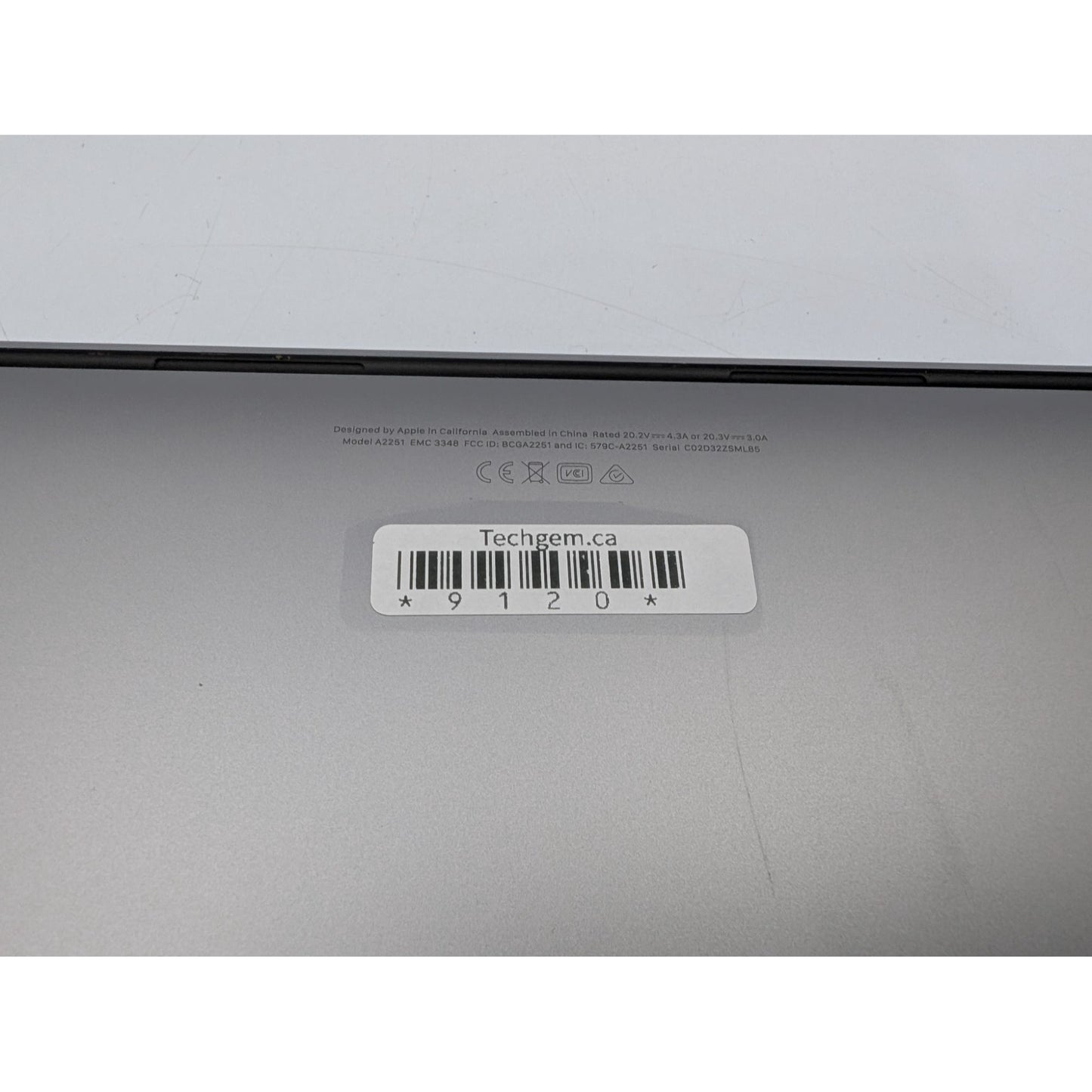 2020 Apple MacBook Pro A2251 13" Screen Intel Core i7 1068NG7 32GB RAM 512GB SSD