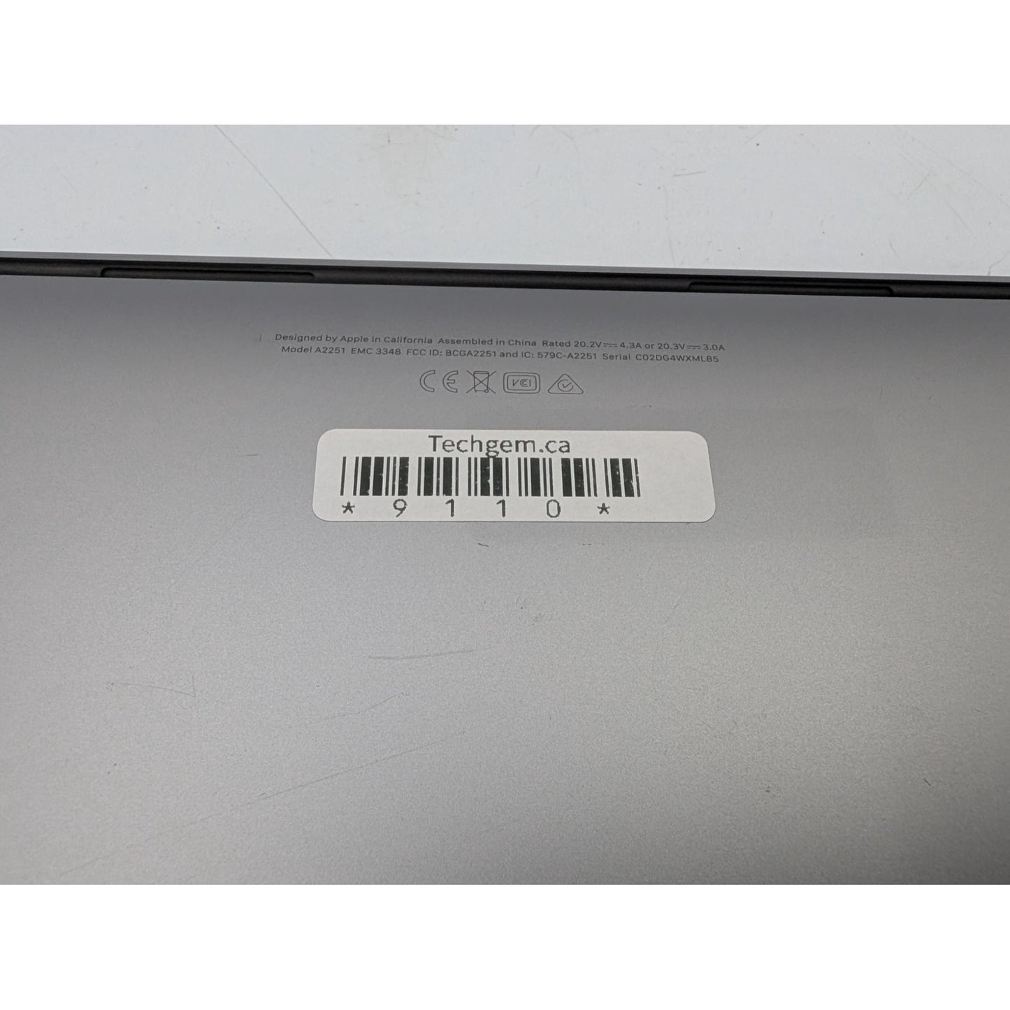 2020 Apple MacBook Pro A2251 13" Intel Core i7-1068NG7 32GB RAM 512GB SSD 2.3GHZ