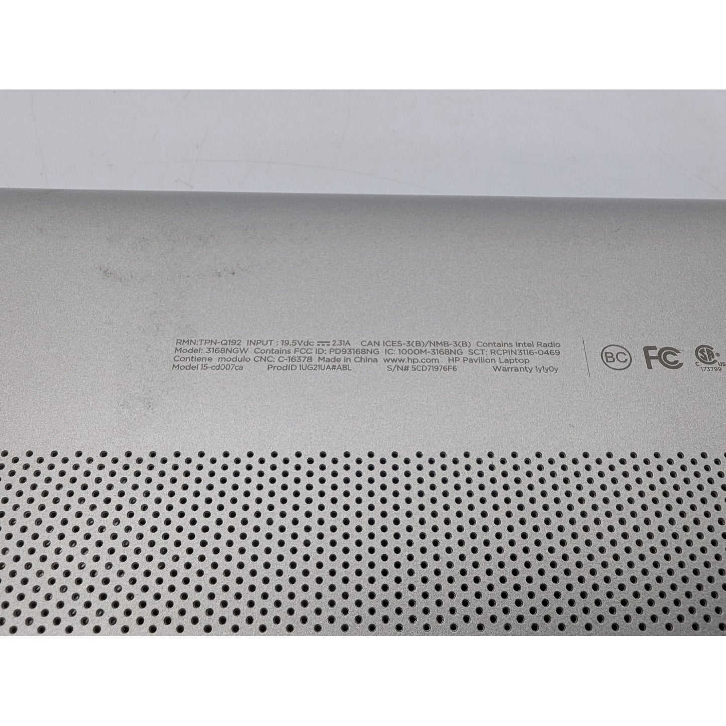 HP Pavilion 15-CD007CA 15.6" AMD A12-9720P 2.70 GHz Processor Silver Laptop