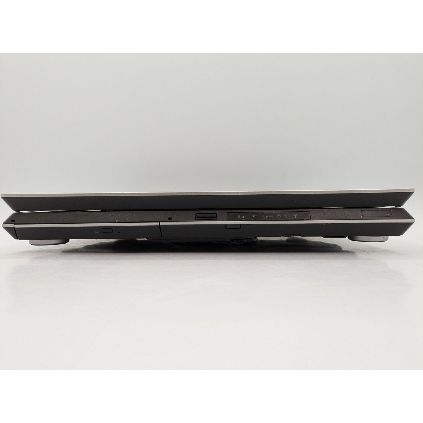 Toshiba Qosmio G30 17" Screen Intel Core 2 Duo T7200 2.00 GHz 2 GB RAM Laptop