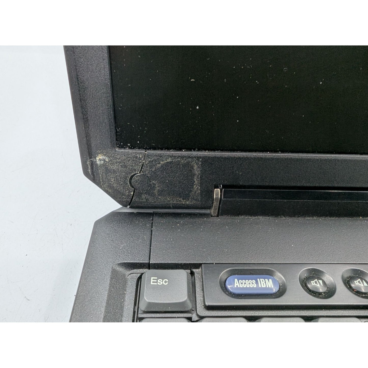 IBM ThinkPad R40 15" Display Intel Pentium M 1.50 GHz 256MB RAM Black Laptop