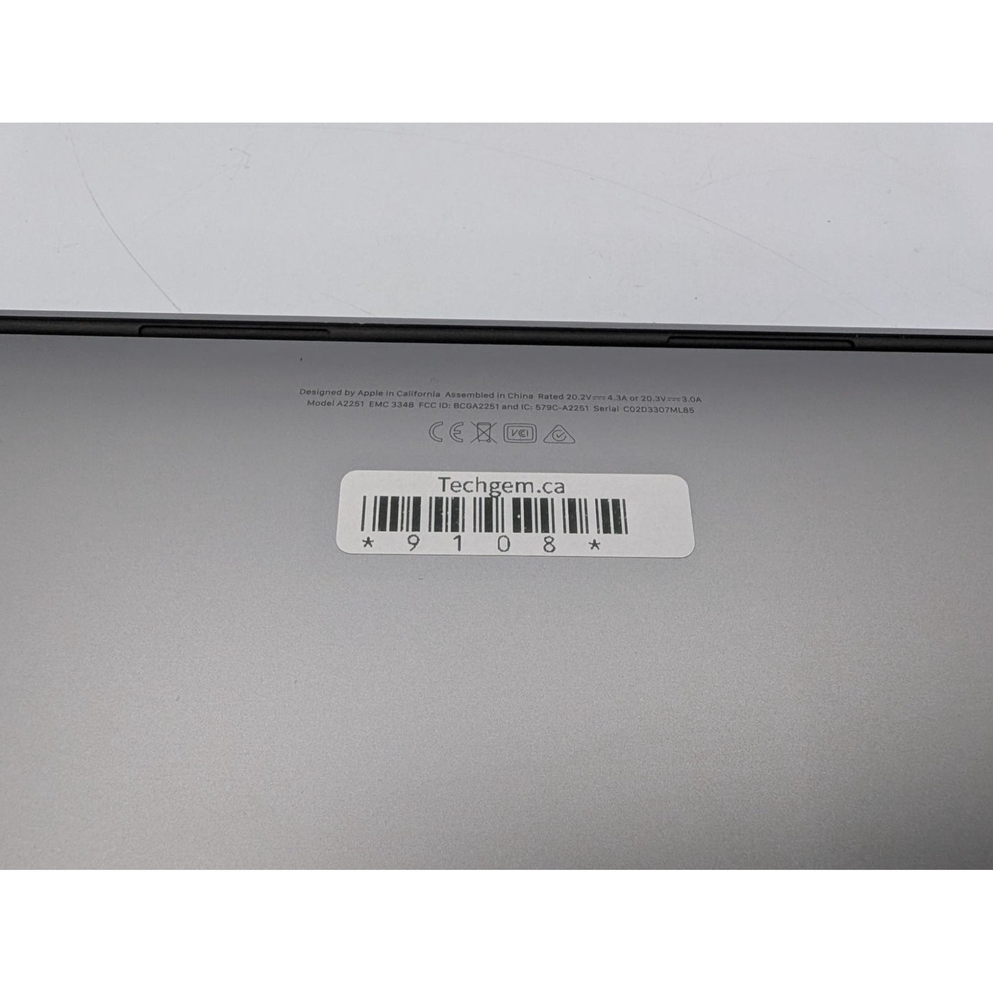 2020 Apple MacBook Pro A2251 Intel Core i7-1068NG7 13" Screen 32GB RAM 512GB SSD