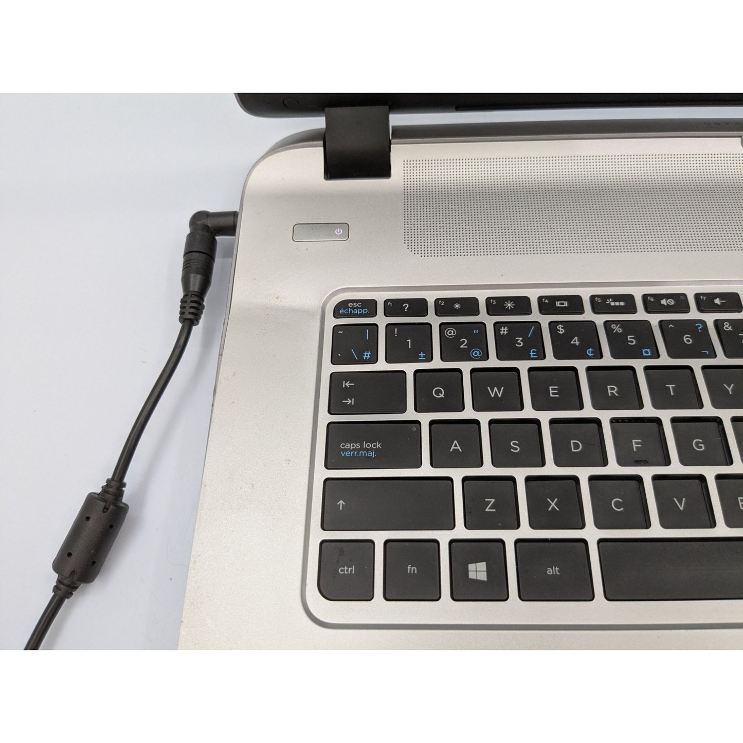 HP Envy Notebook 17-K250CA 17.3" Display Intel Core i7-5500U 2.40 Processor 8GB RAM