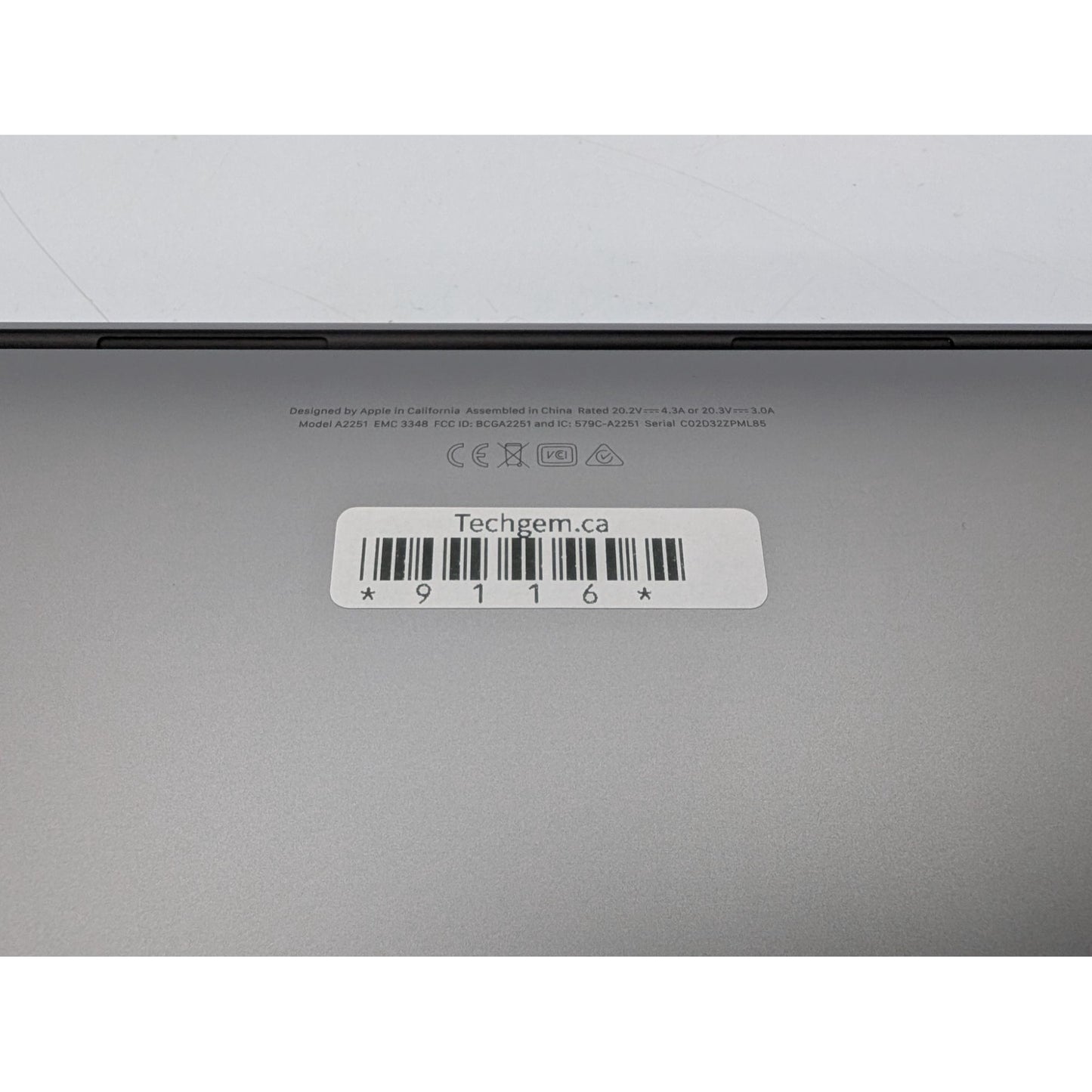 2020 Apple MacBook Pro A2251 13" Intel i7-1068NG7 2.3GHz 32GB RAM 512GB SSD