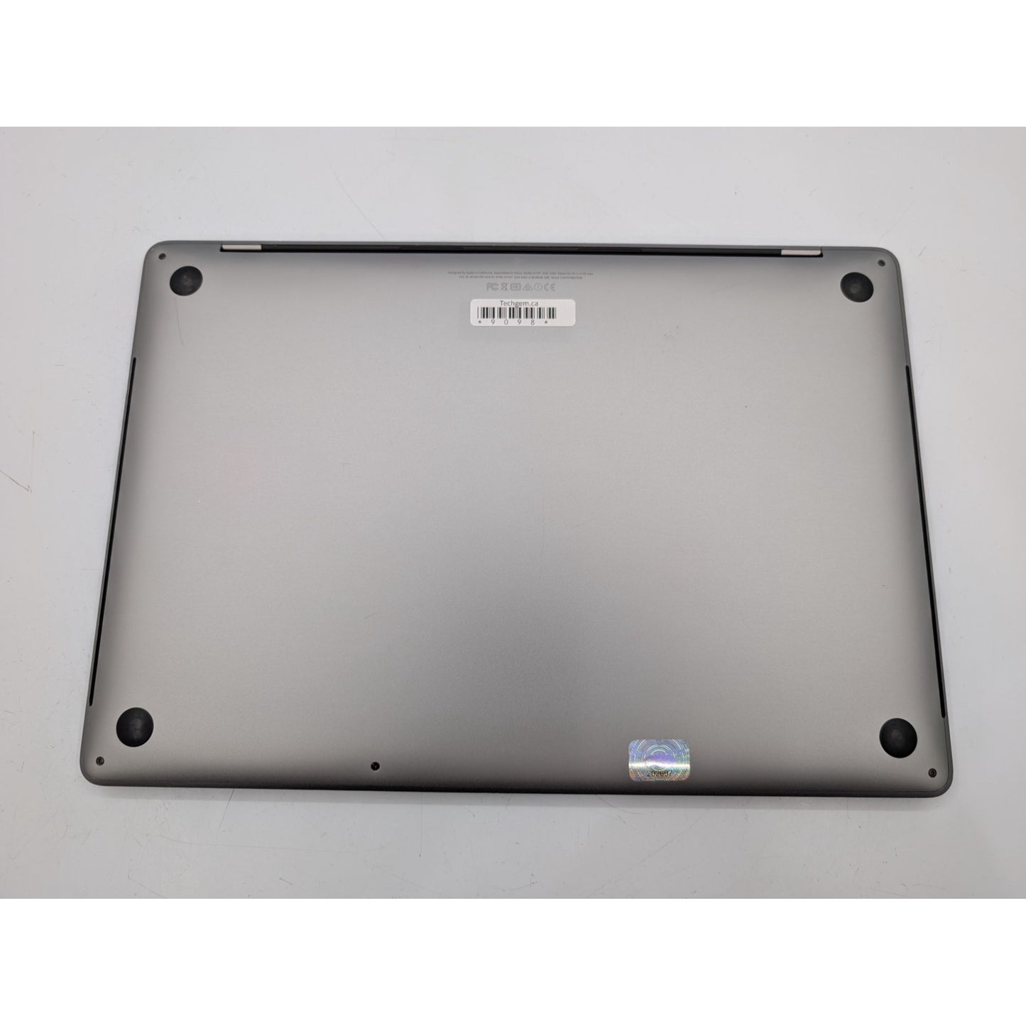 Mid 2017 Apple MacBook Pro A1707 15" Intel Core i7-7700HQ 16GB RAM 256GB SSD