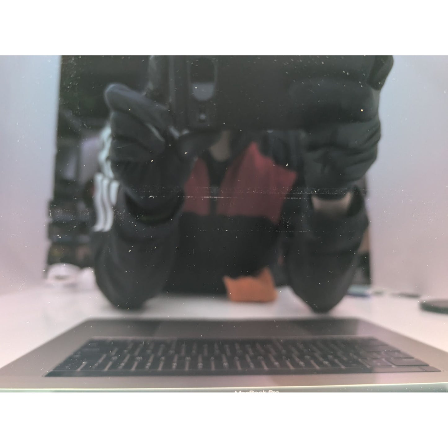 Mid 2017 Apple MacBook Pro A1707 15" Intel Core i7-7700HQ 16GB RAM 256GB SSD