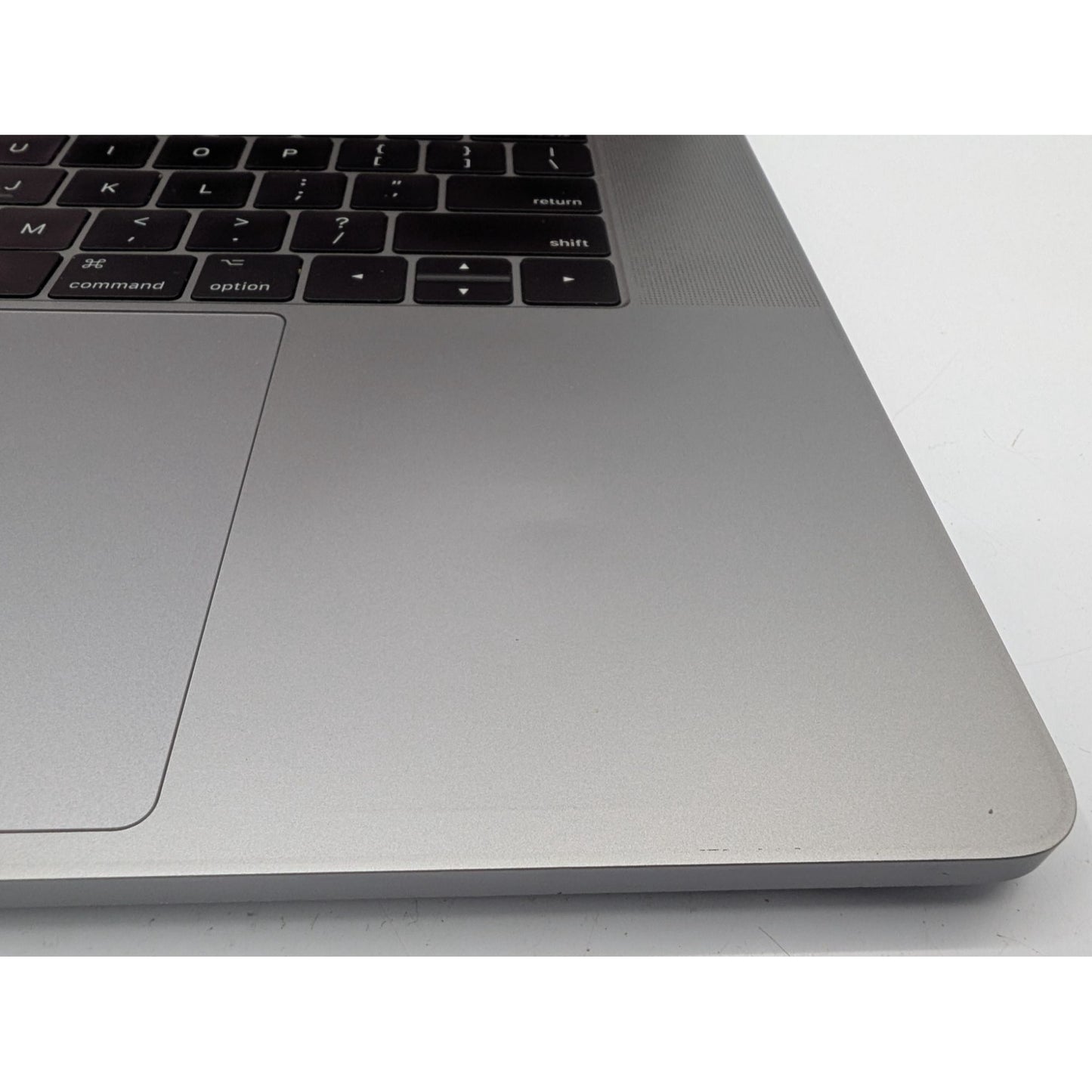 Mid 2017 Apple MacBook Pro A1707 15" Intel Core i7-7700HQ 16GB RAM 256GB SSD