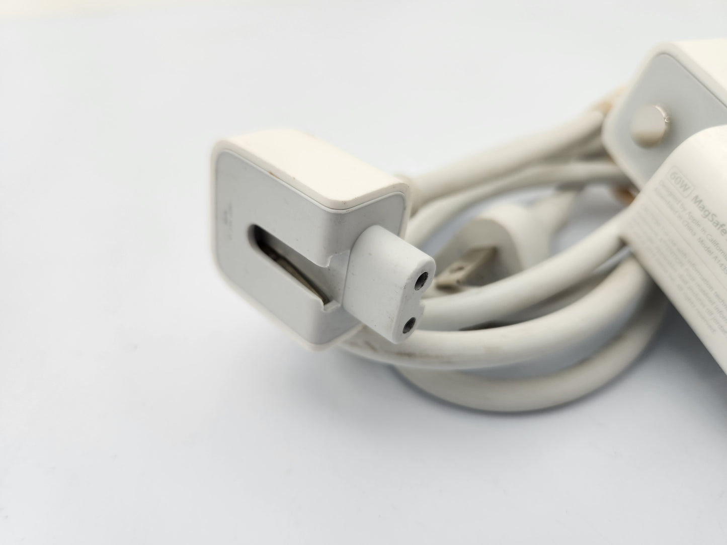 Apple MagSafe 2 Power Adapter 60 Watt