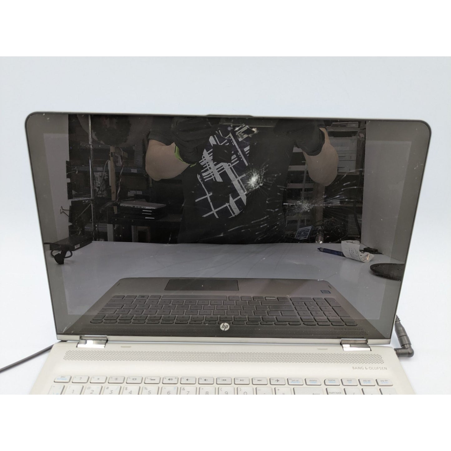 HP Envy x360 Convertible 15-aq118ca 15.6" Display Intel i5-7200U 2.5GHz Processor