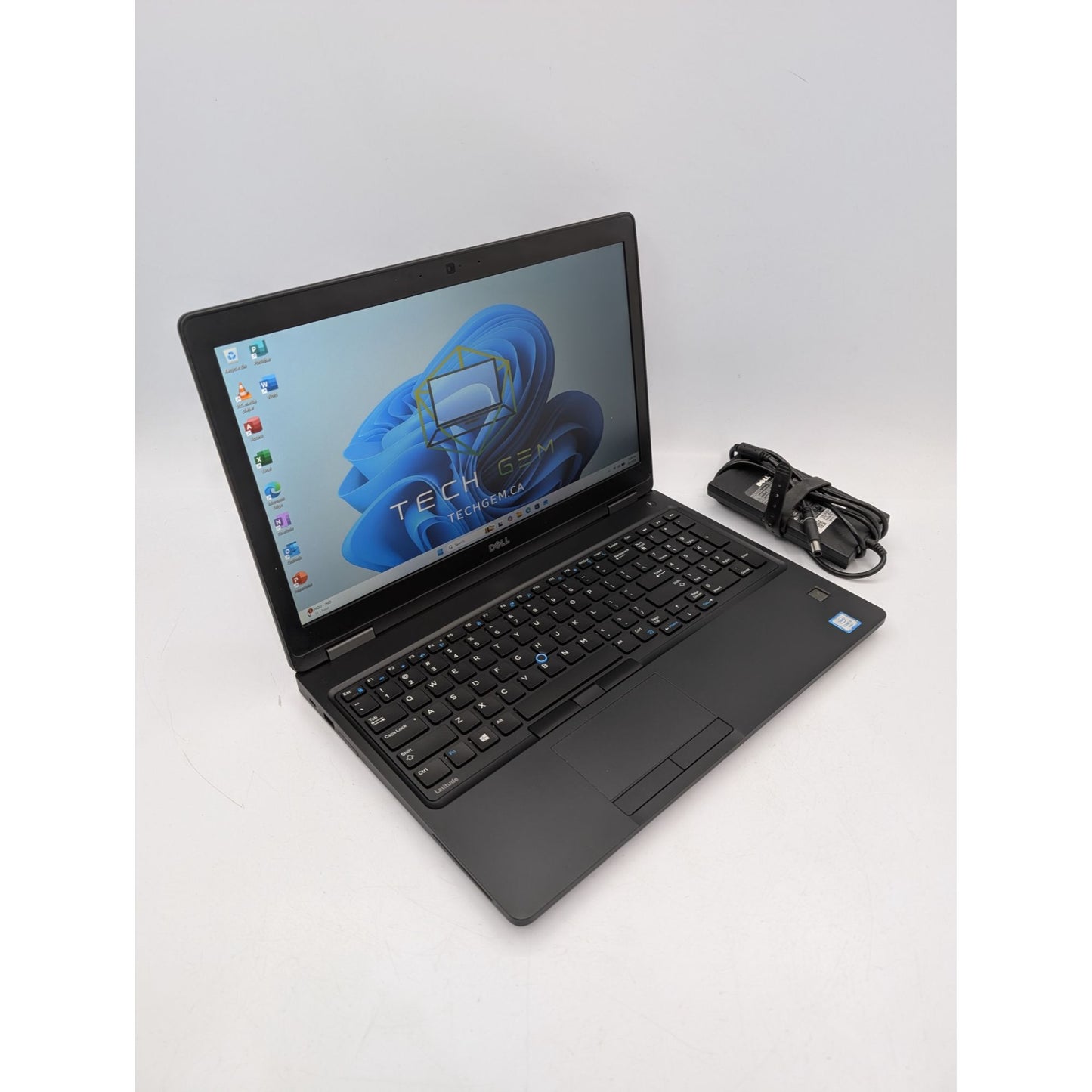 Dell Latitude 5580 15.6" Intel i5-6300U 2.40 GHz 16GB RAM 256GB SSD Win 11 Pro
