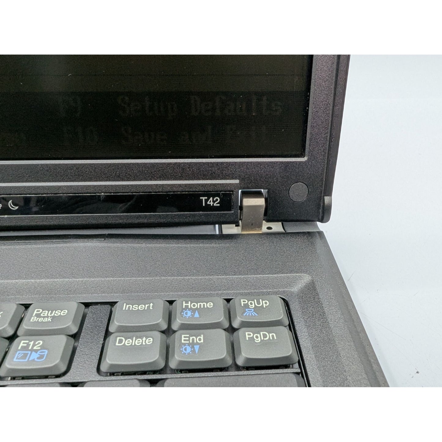 IBM ThinkPad T42 15" Screen Intel Pentium M 1.70GHz Processor 1GB RAM Laptop