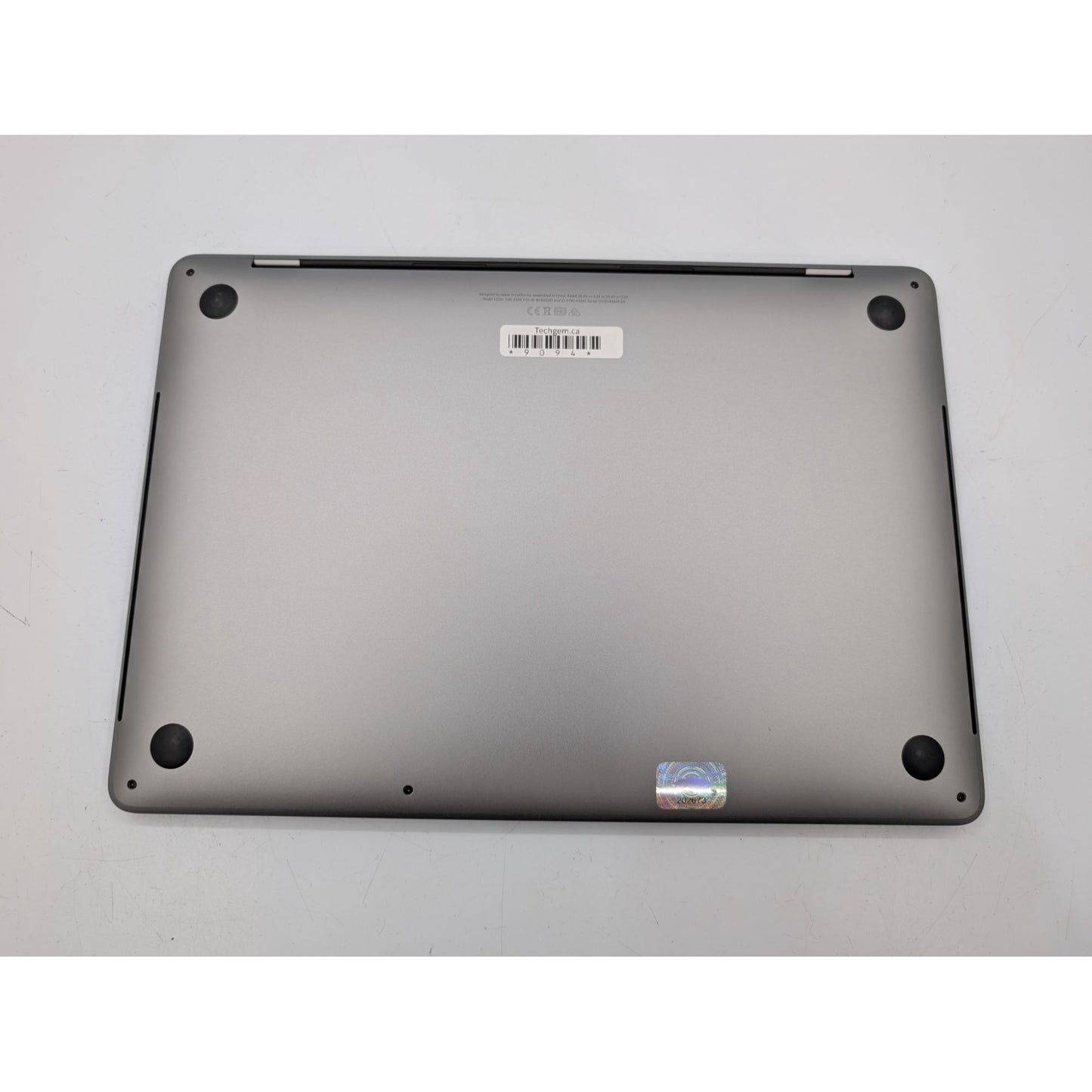 2020 Apple MacBook Pro A2251 13" Intel i7-1068NG7 32GB RAM 512GB SSD macOS Tahoe