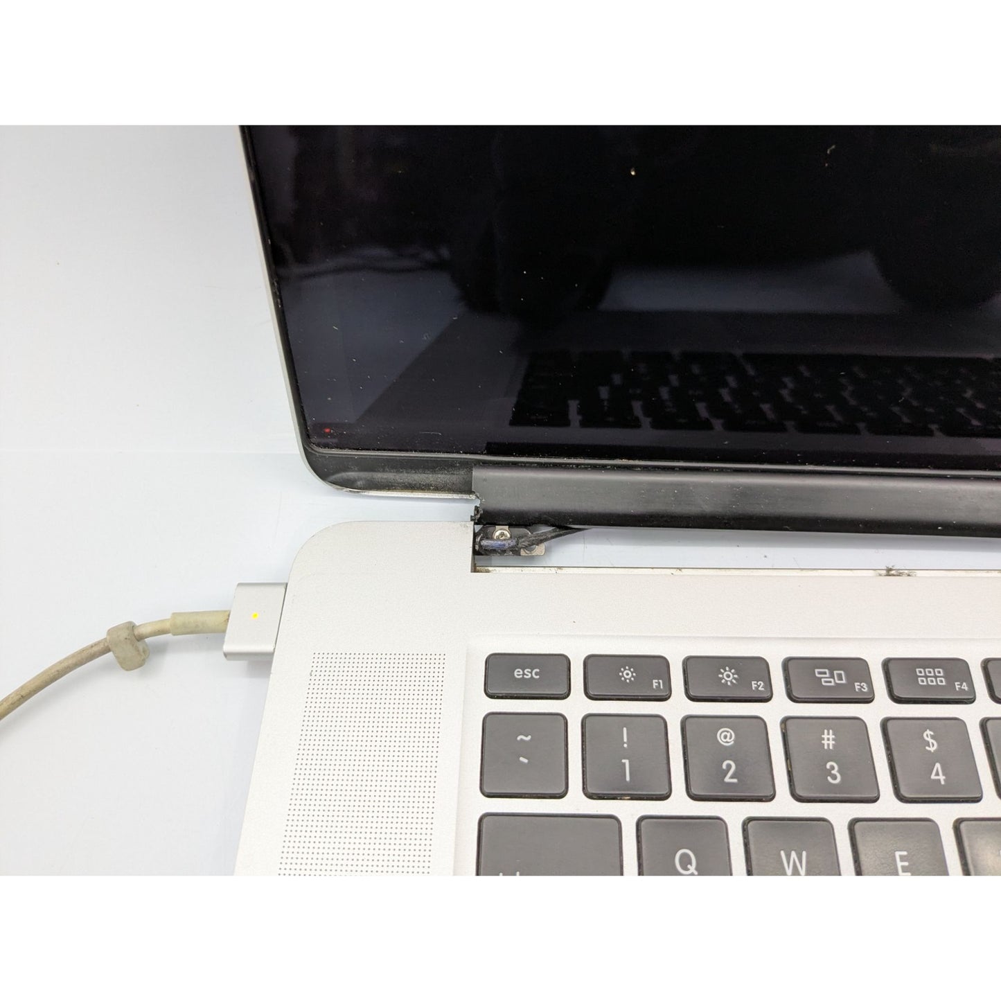 2014 Apple MacBook Pro A1398 15" Display Intel Core i7-4770HQ 2.20 GHz 16GB RAM