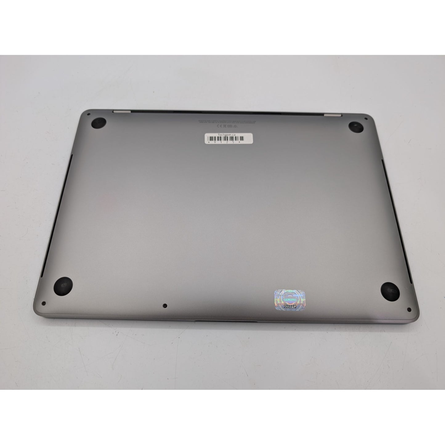 2020 Apple MacBook Pro A2251 13" Display Intel i7-1068NG7 32GB RAM 512GB SSD