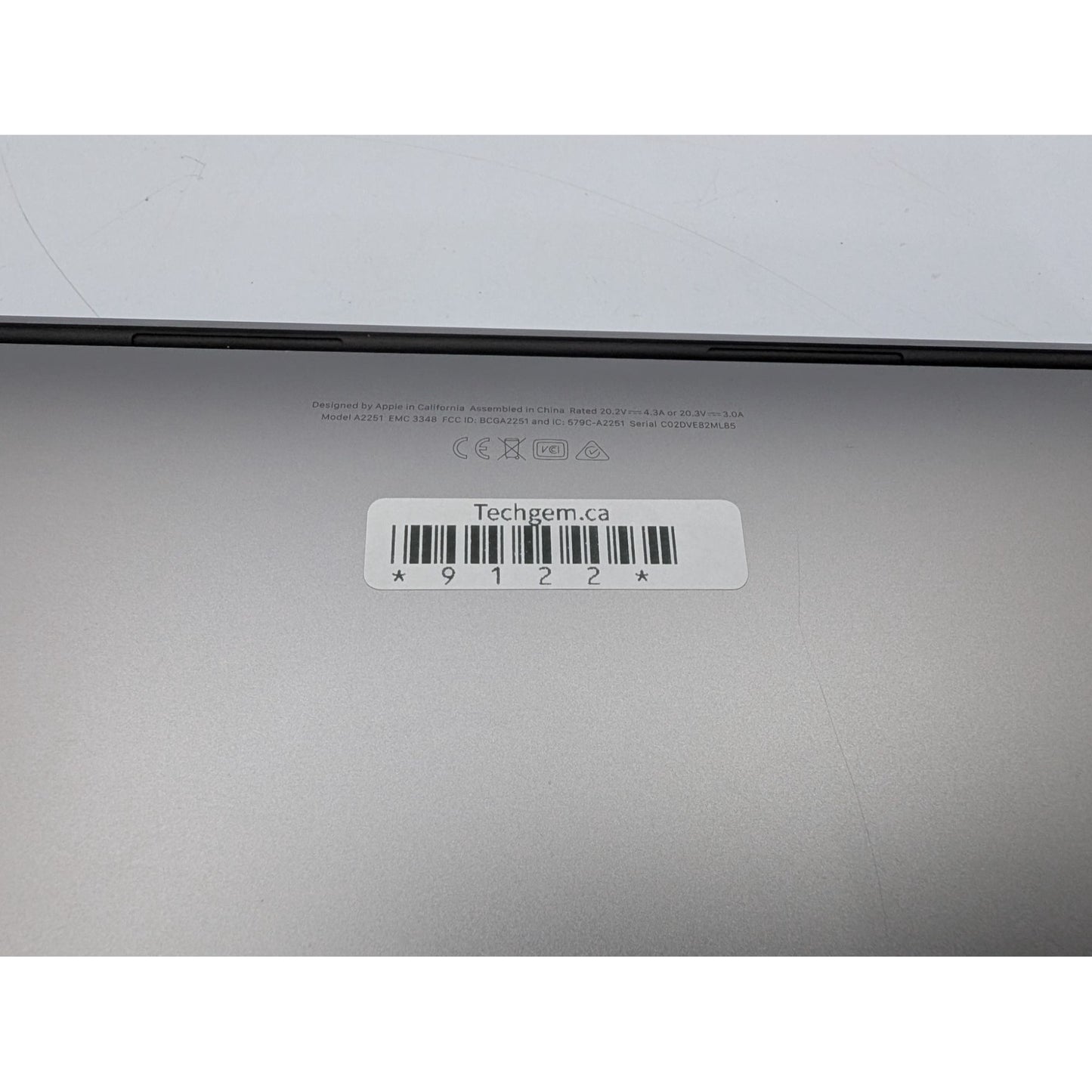 2020 Apple MacBook Pro A2251 13" Intel i7-1068NG7 32GB RAM 512GB SSD Tahoe OS