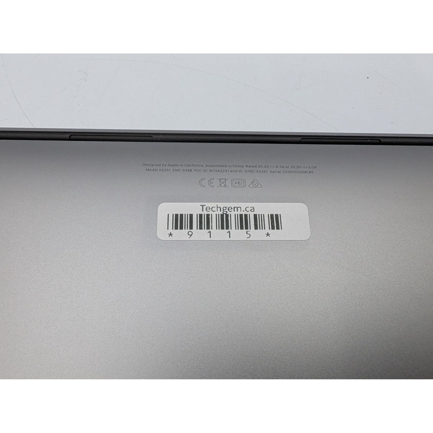 2020 Apple MacBook Pro A2251 13" 2.3GHz Intel Core i7-1068NG7 32GB RAM 512GB SSD