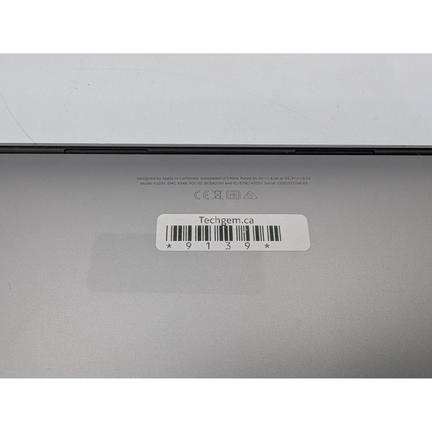 2020 Apple MacBook Pro A2251 13" Intel Core i7 1068NG7 32GB RAM 512GB SSD macOS