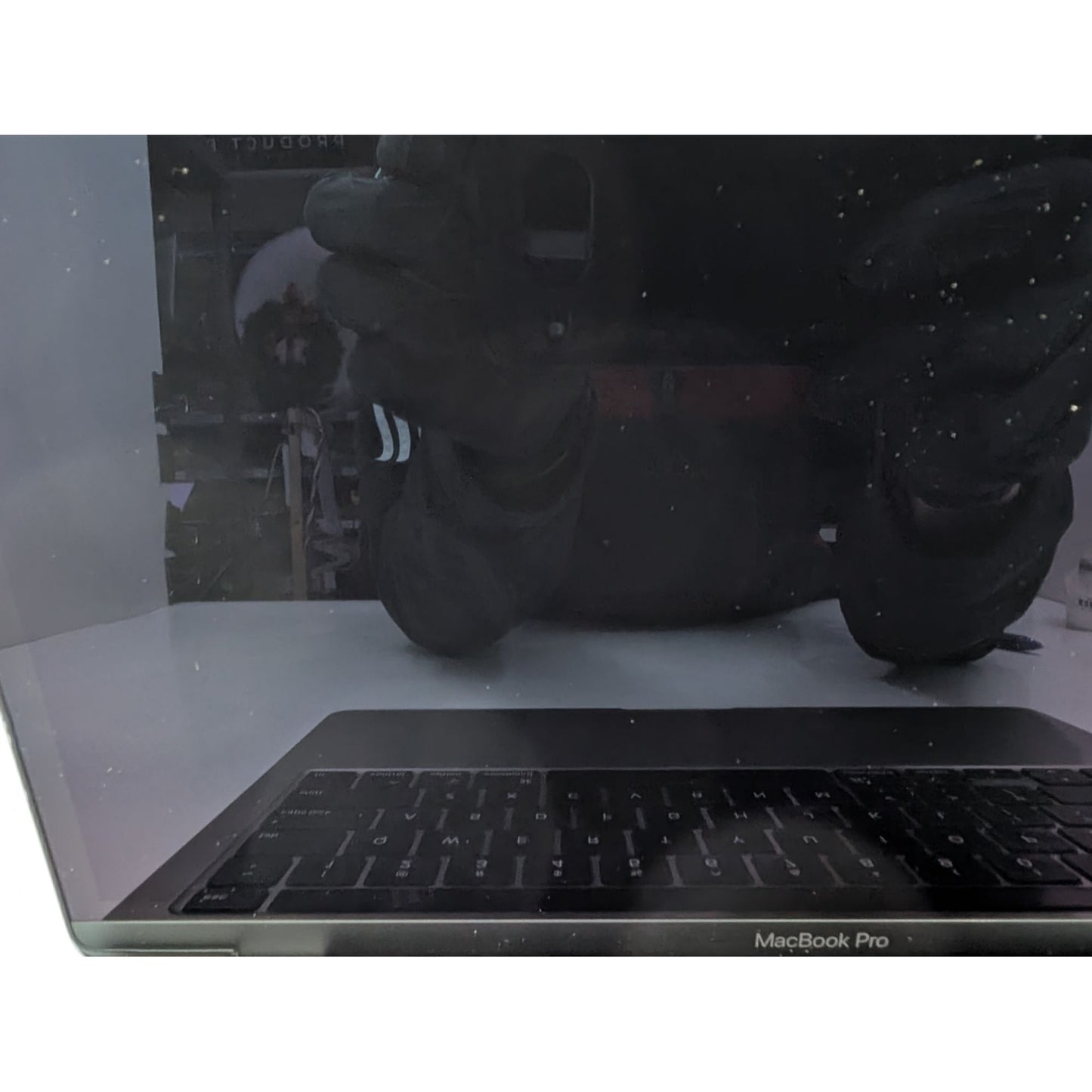 2020 Apple MacBook Pro A2251 13" Intel Core i7 1068NG7 32GB RAM 512GB SSD macOS