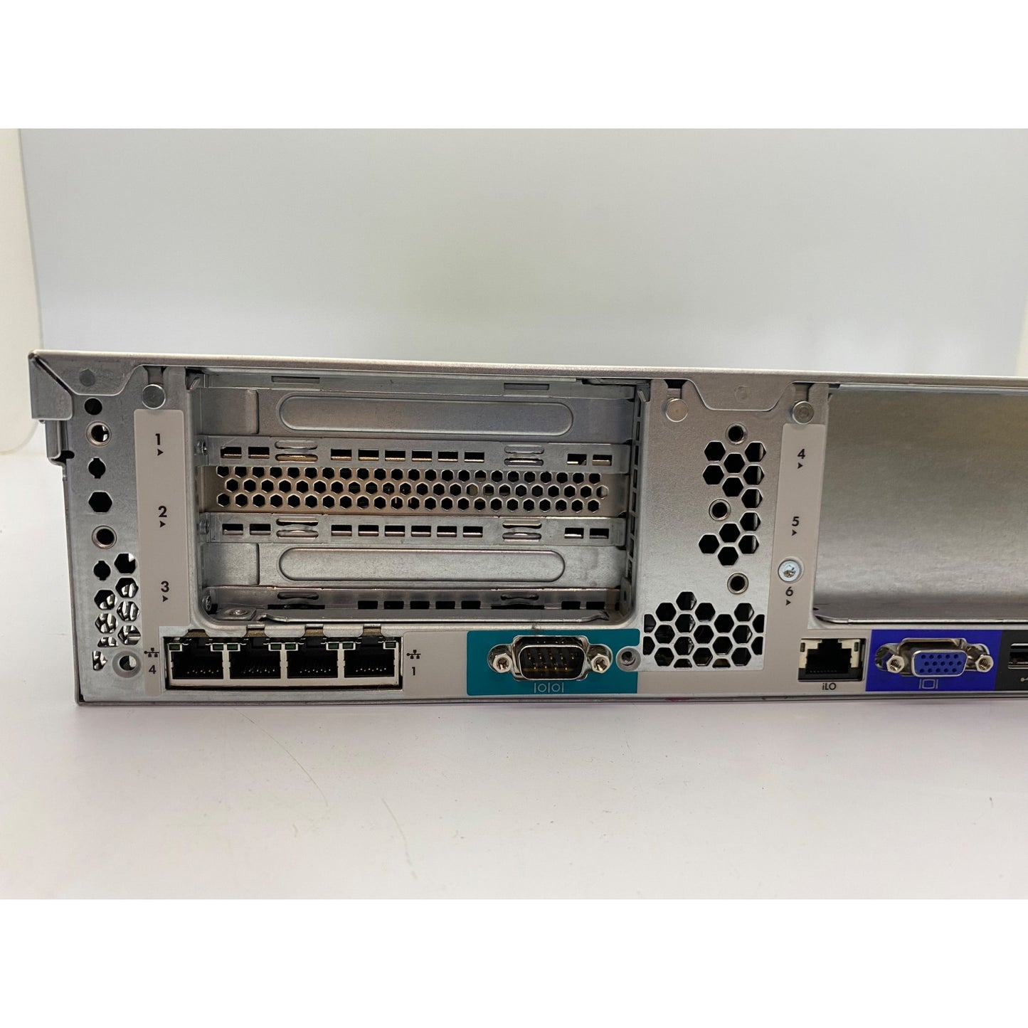 HP ProLiant DL380p Gen8 Server 2U Rackmount 2x Intel Xeon E5-2667 2.90GHz 32GB RAM No HDD
