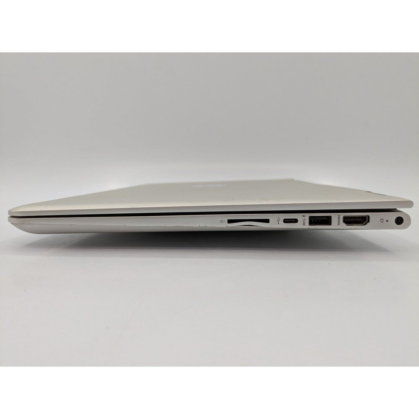 HP Envy X360 Convertible 15-AQ118CA 15.6” Intel Core i5-7200U Processor 2.50 Ghz