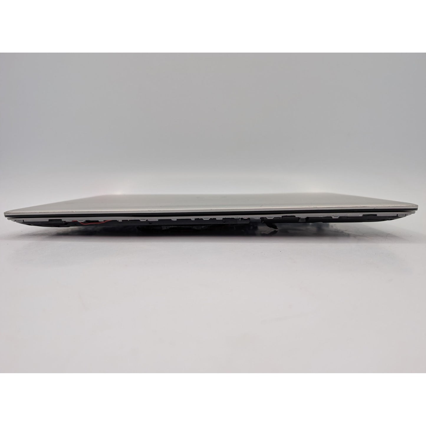 Dell Inspiron 5575 15.6" Display AMD Ryzen 5 2500U 3.60GHz 8GB RAM Silver Laptop