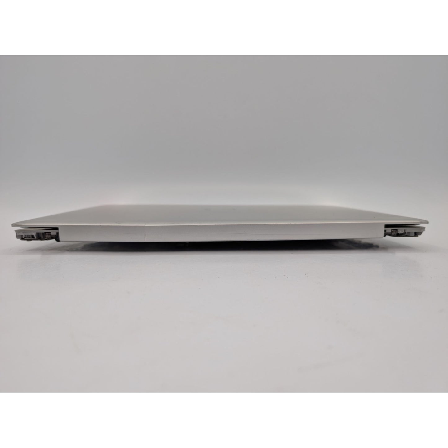 Dell Inspiron 5575 15.6" Display AMD Ryzen 5 2500U 3.60GHz 8GB RAM Silver Laptop