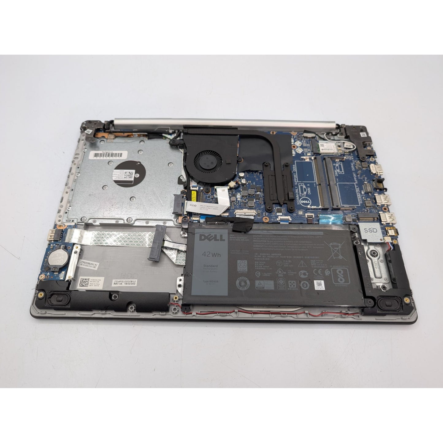 Dell Inspiron 5575 15.6" Display AMD Ryzen 5 2500U 3.60GHz 8GB RAM Silver Laptop