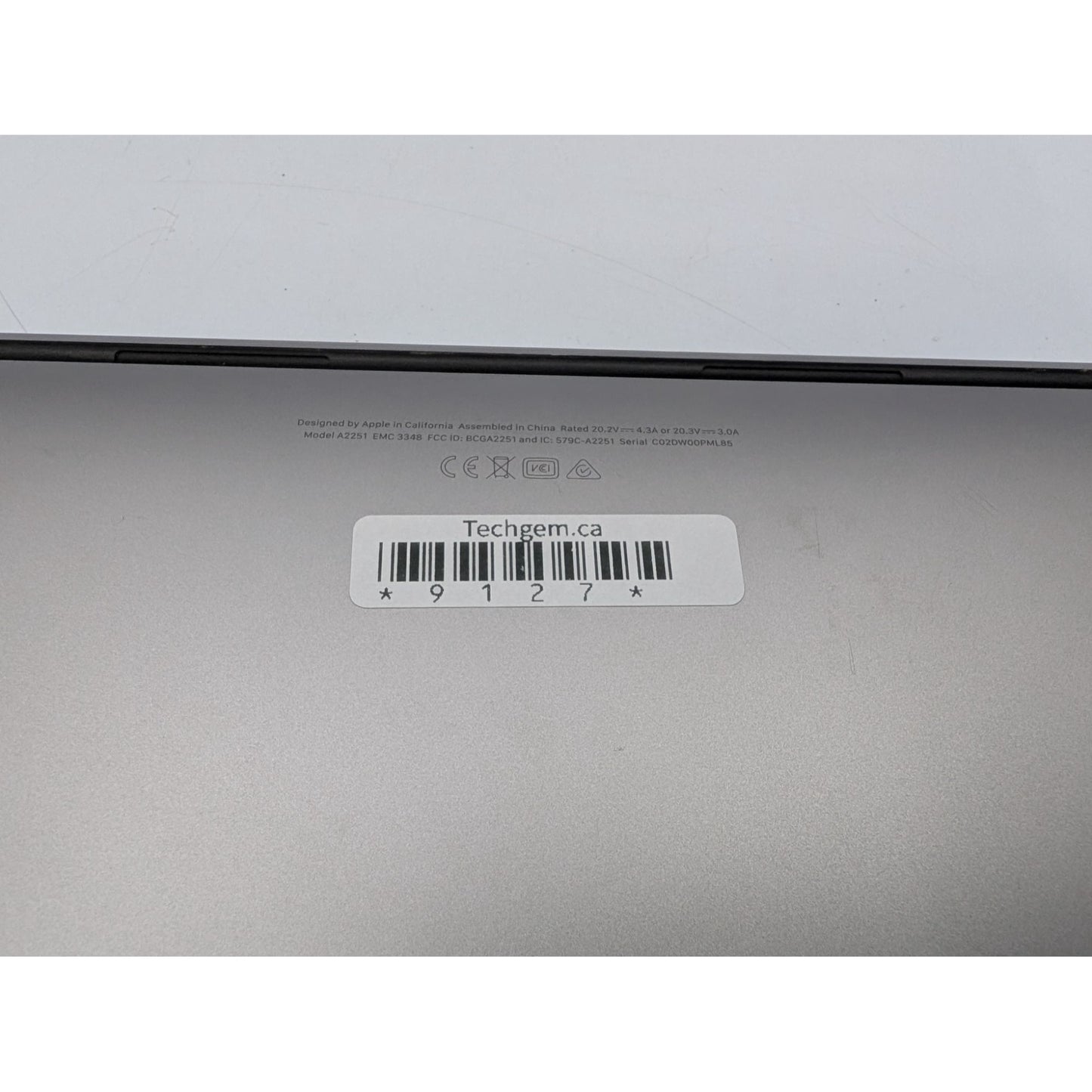 2020 Apple MacBook Pro A2251 Intel i7-1068NG7 13" 32GB RAM 512GB SSD OS Tahoe