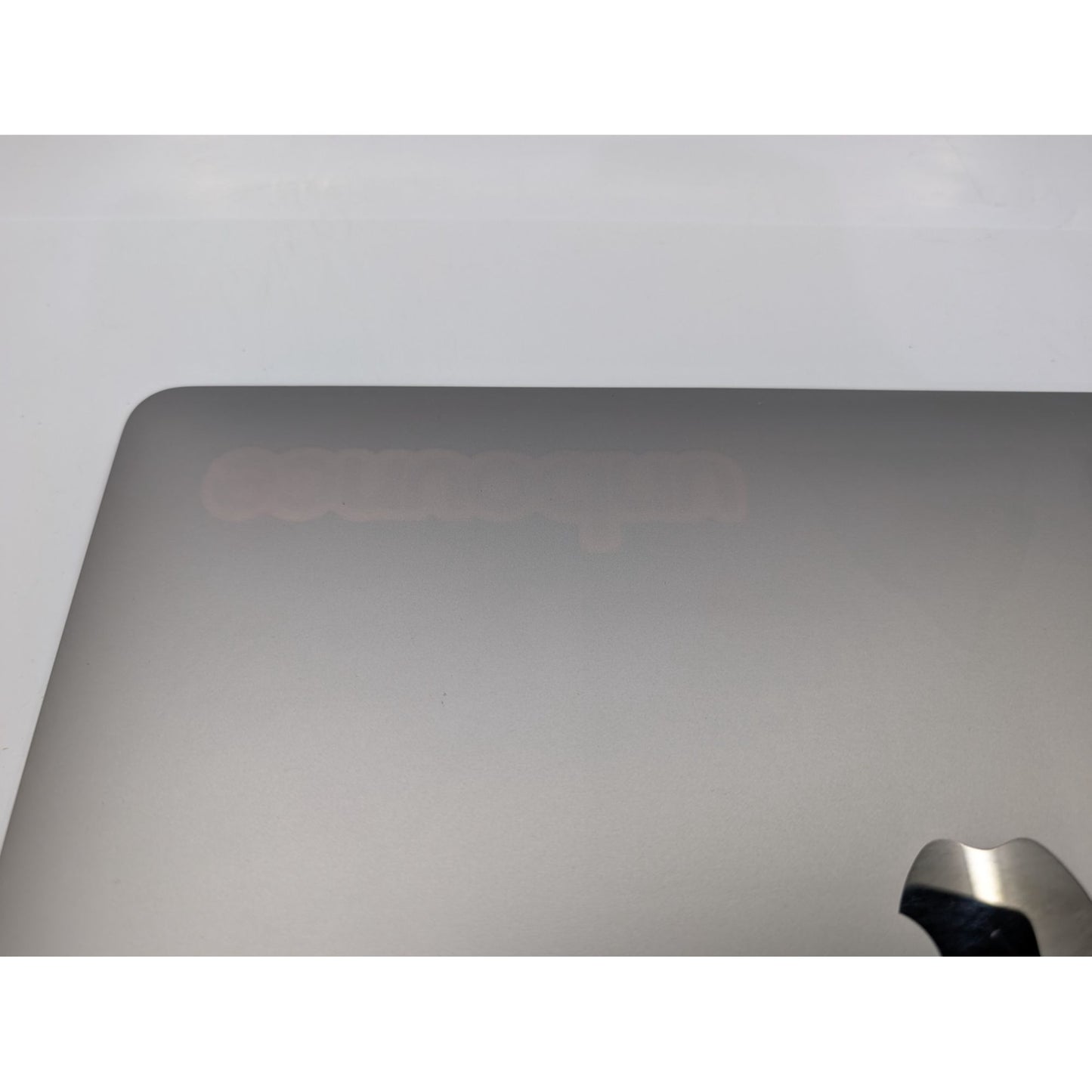 2020 Apple MacBook Pro A2251 13" Intel Core i7 1068NG7 2.3GHz 32GB RAM 512GB SSD