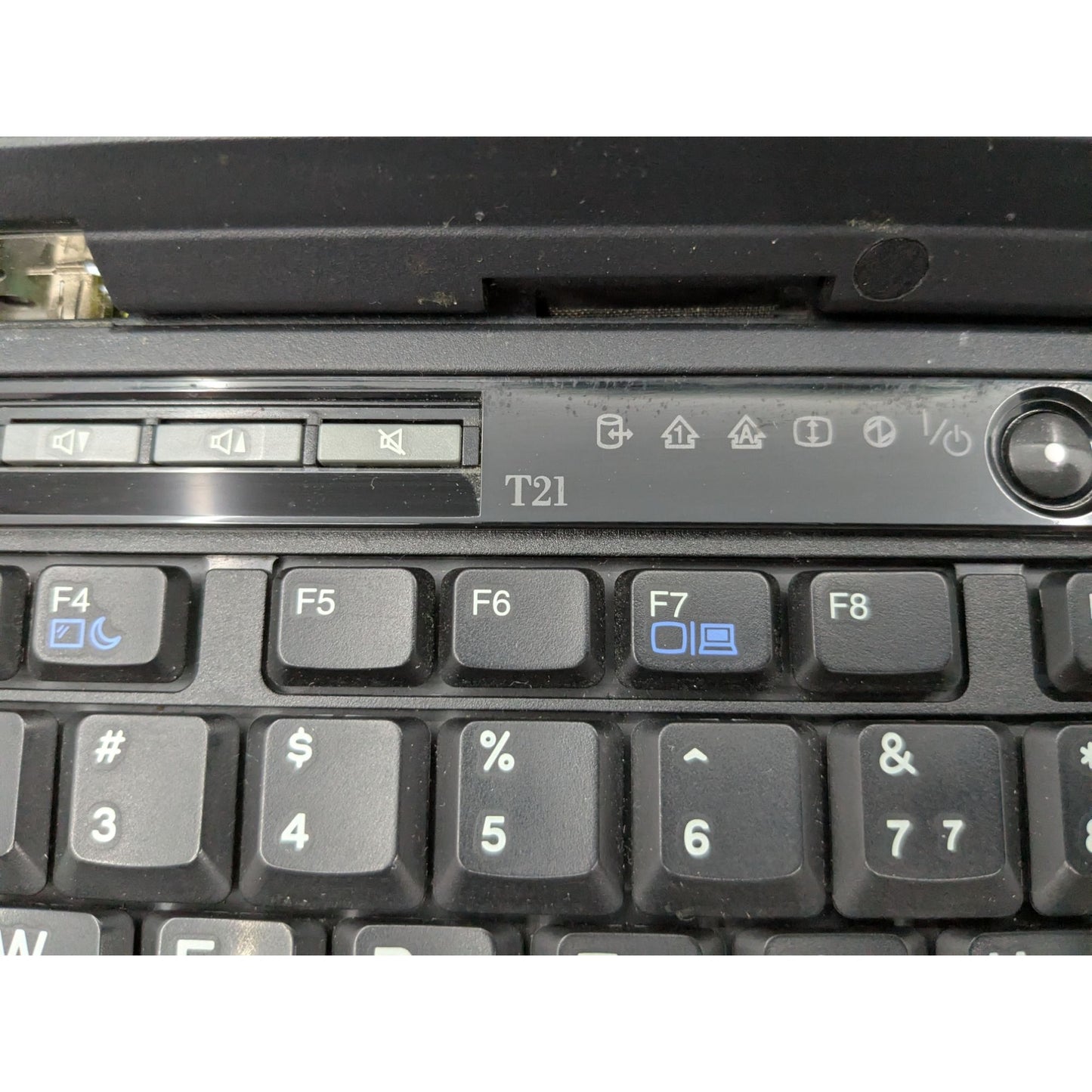 IBM ThinkPad T21 14" Screen Laptop Intel Pentium III 0.75GHz Processor 128MB RAM