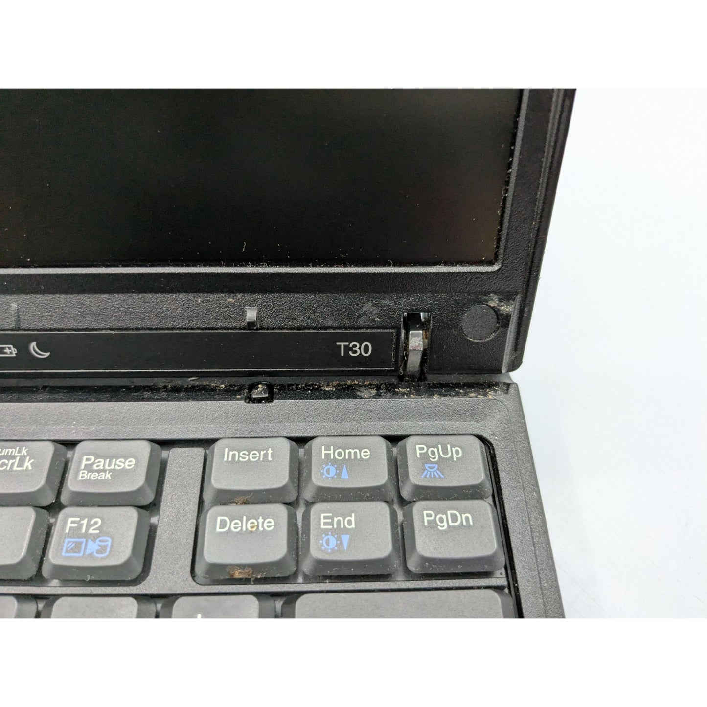 IBM ThinkPad T30 14" Display Intel Pentium 4 2.00GHz Processor 512MB RAM Laptop