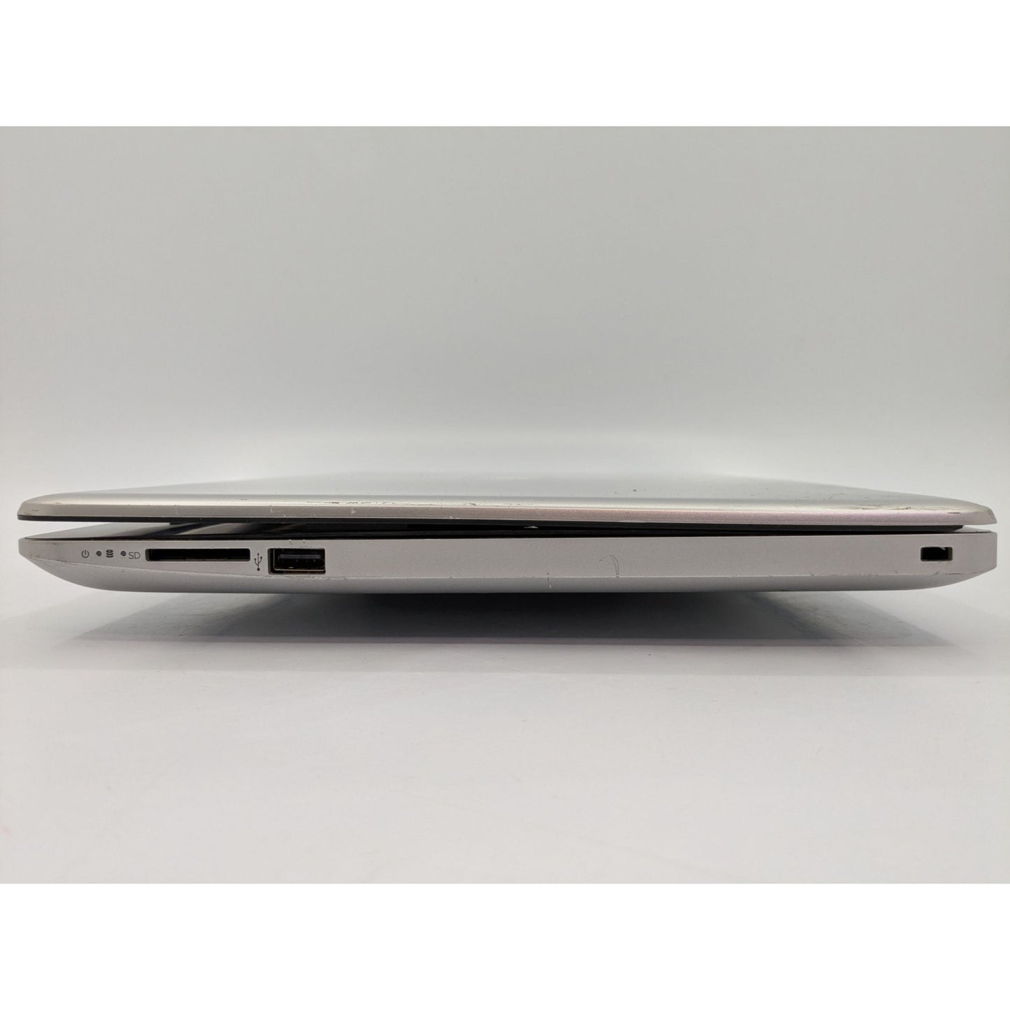 HP 15-DB0003CA 2200U 15.6" Screen AMD Ryzen 3 8GB RAM 128GB SSD Windows 11 Home