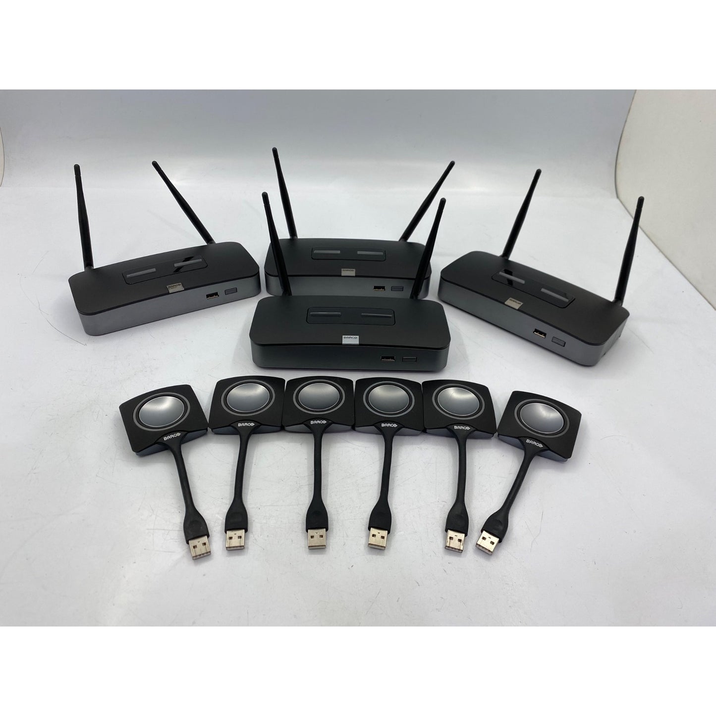 Barco R9861008 ClickShare Wireless Presentation System Bundle With 4 Base Units & 6 USB Buttons