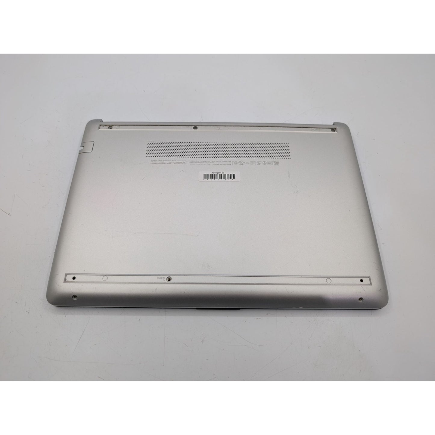 HP 14-DK0058CA 14" Display AMD Ryzen 3 3200U 2.60GHz Processor Silver Laptop