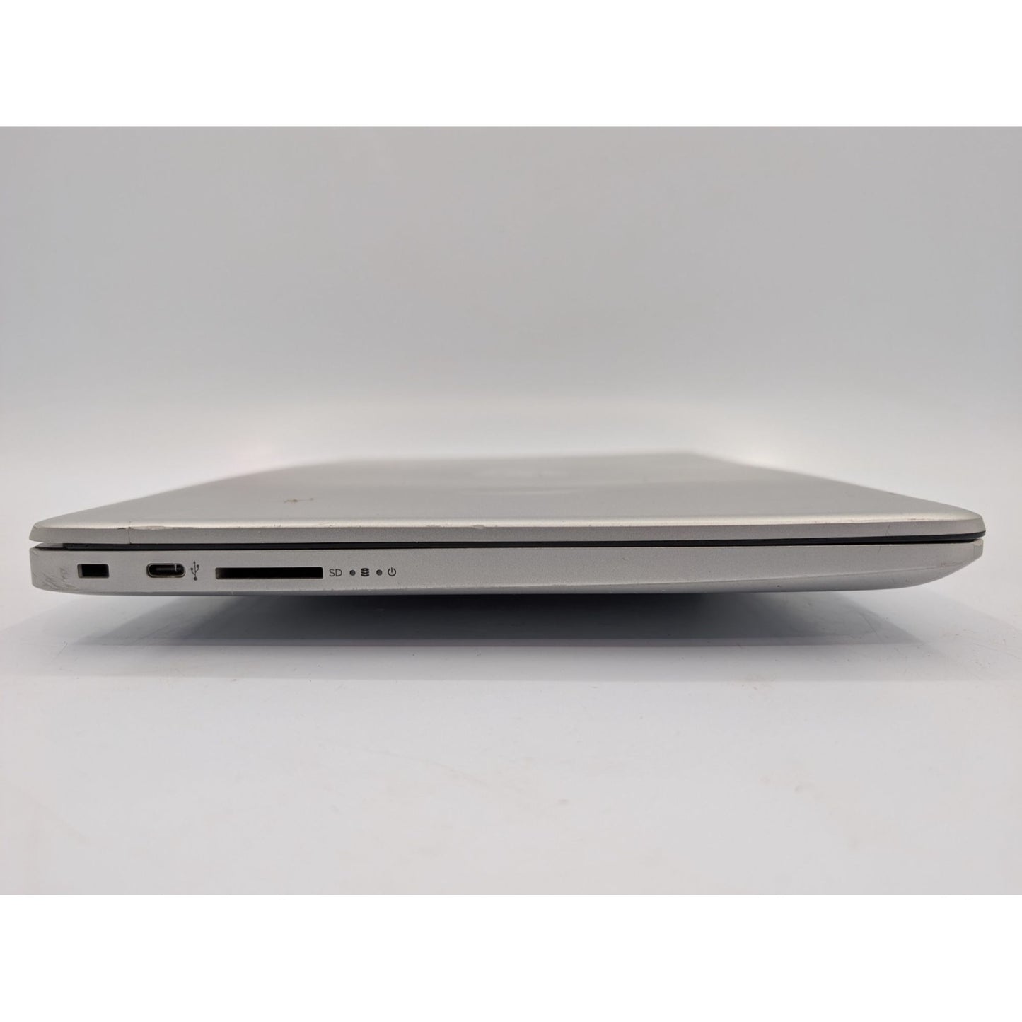 HP 14-DK0058CA 14" Display AMD Ryzen 3 3200U 2.60GHz Processor Silver Laptop