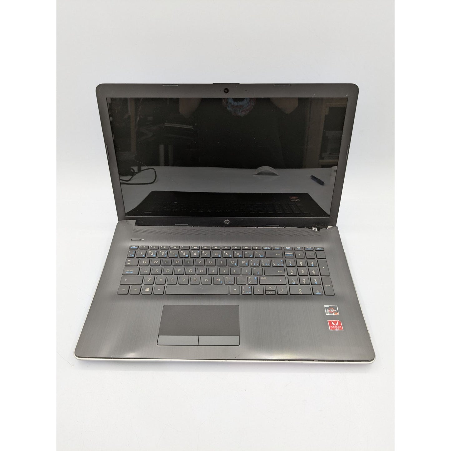 HP 17-CA0006CA 17.3" Screen AMD Ryzen 3-2300U 2.00GHz Processor Silver Laptop