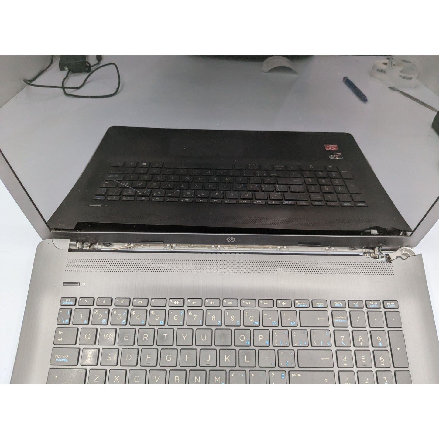 HP 17-CA0006CA 17.3" Screen AMD Ryzen 3-2300U 2.00GHz Processor Silver Laptop