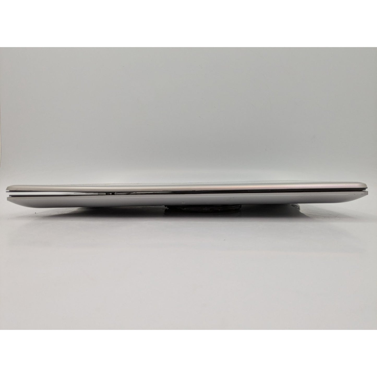 HP 17-CA0006CA 17.3" Screen AMD Ryzen 3-2300U 2.00GHz Processor Silver Laptop
