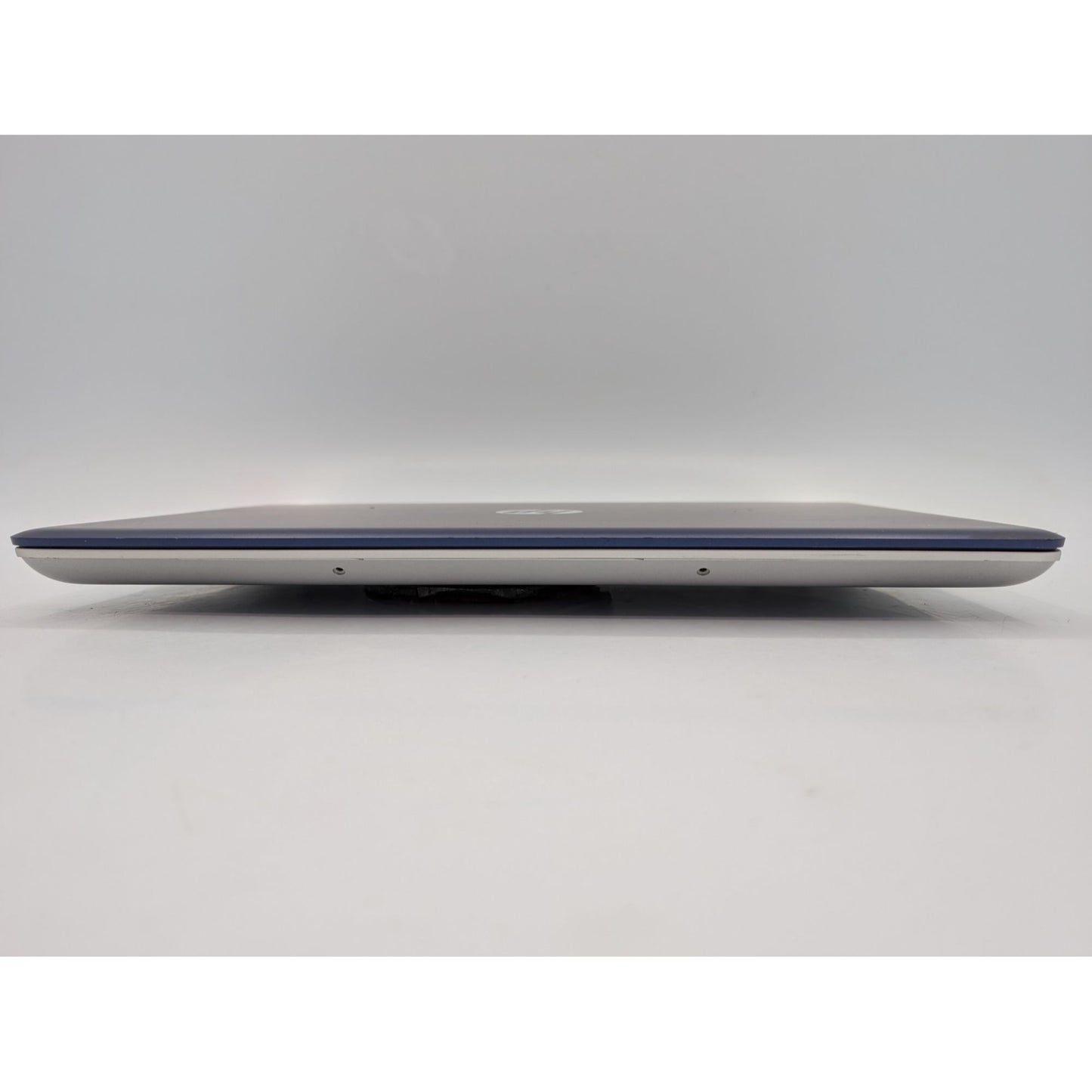 HP Pavilion 15-CD007CA 15.6" AMD A12-9720P 2.70 GHz Processor Silver Laptop