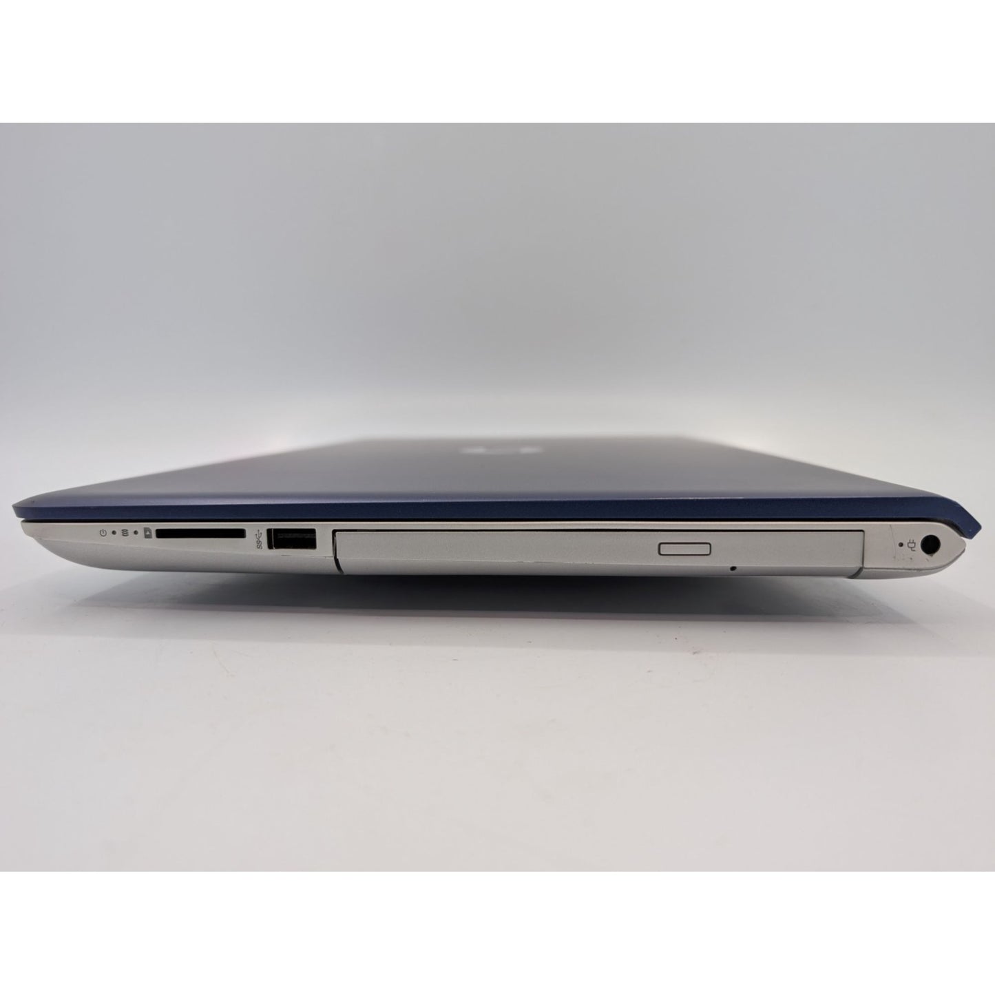 HP Pavilion 15-CD007CA 15.6" AMD A12-9720P 2.70 GHz Processor Silver Laptop