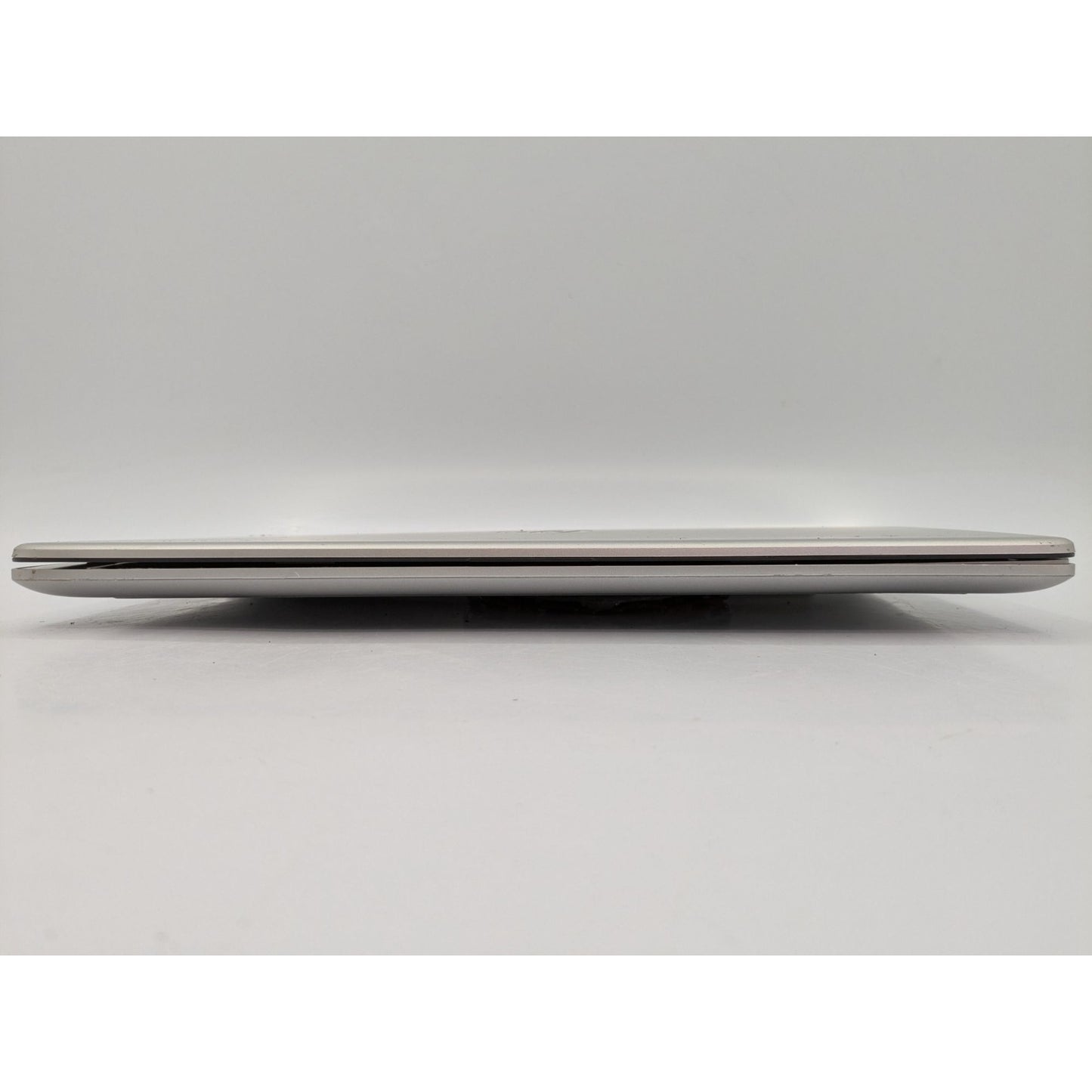 HP 15-EF3003CA 15.6" Display AMD Ryzen 7 5825U Silver Laptop 2.00 GHz Processor