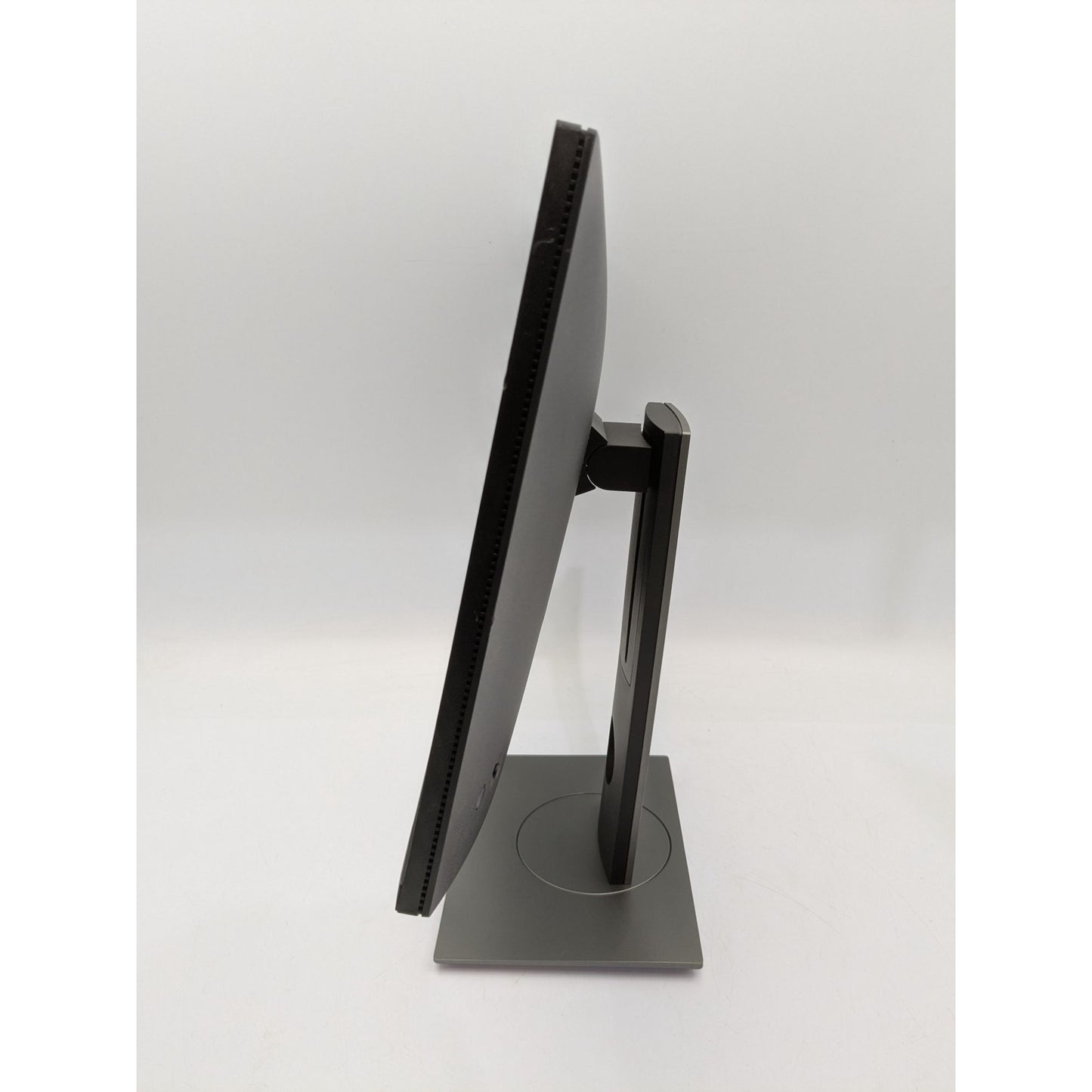 Dell P2423D 24-Inch LED Monitor With Adjustable Stand & Cables