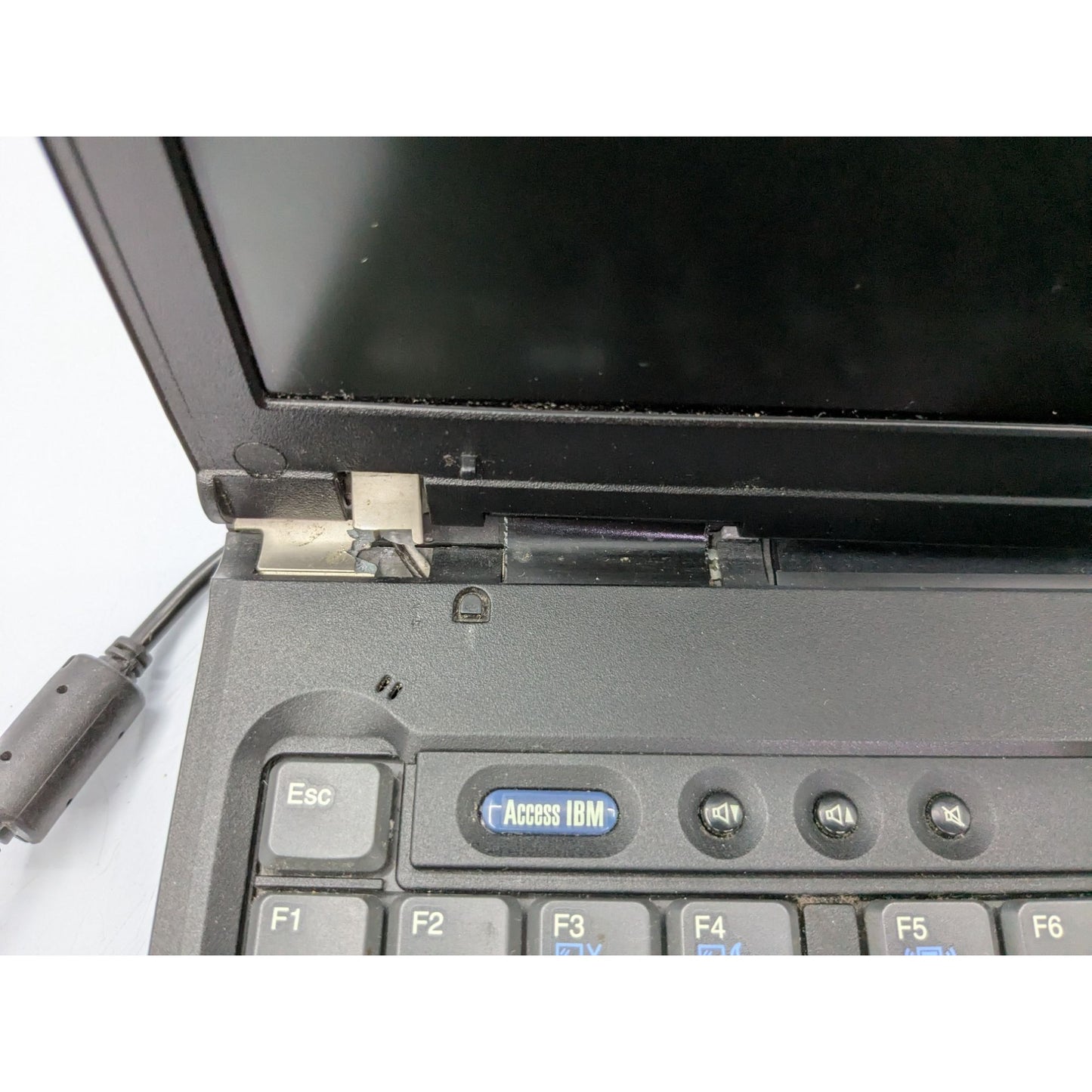 IBM ThinkPad T43 14" Display Intel Pentium M 730 1.60 GHz 256MB RAM Black Laptop