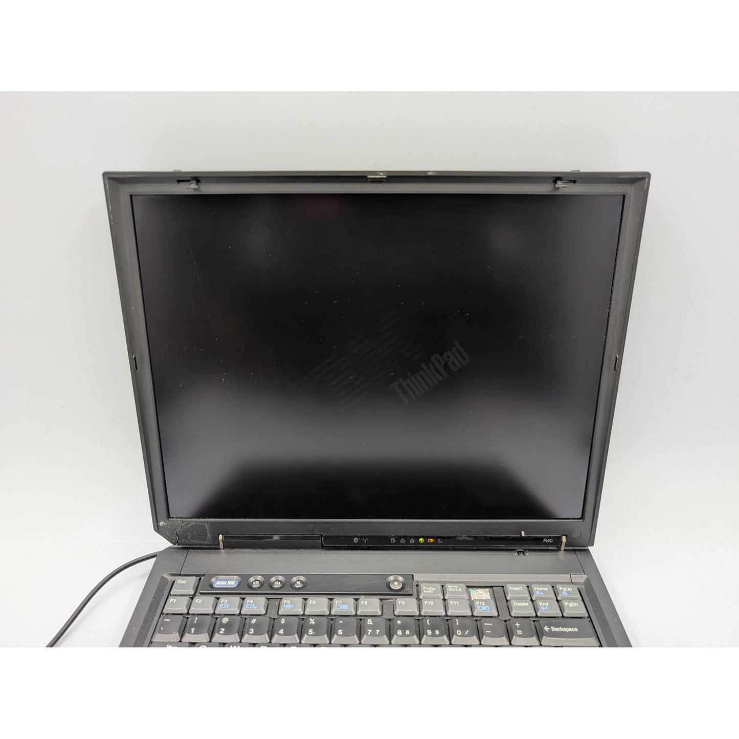 IBM ThinkPad R40 15" Display Intel Pentium M 1.50 GHz 256MB RAM Black Laptop