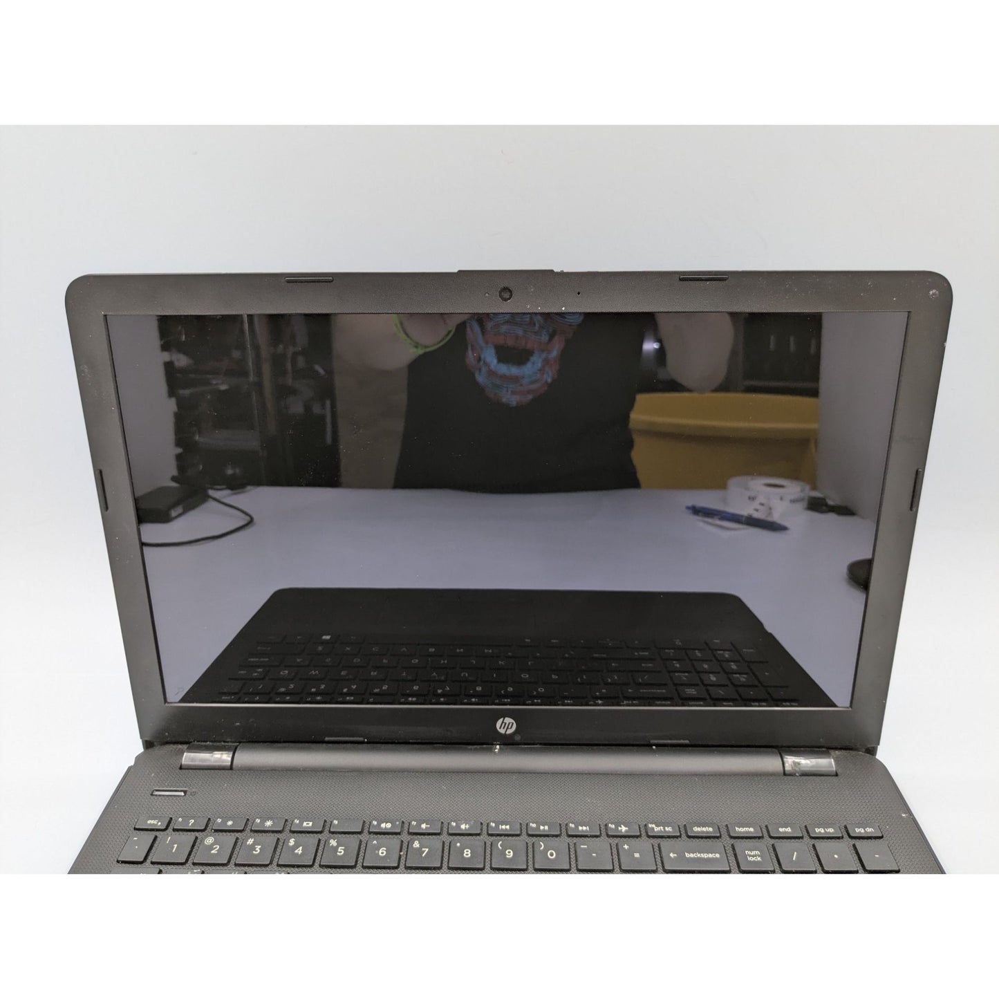 HP 15-BS045NR 15.6" Screen Intel Core i7-7500U 2.70 GHz Processor Black Laptop