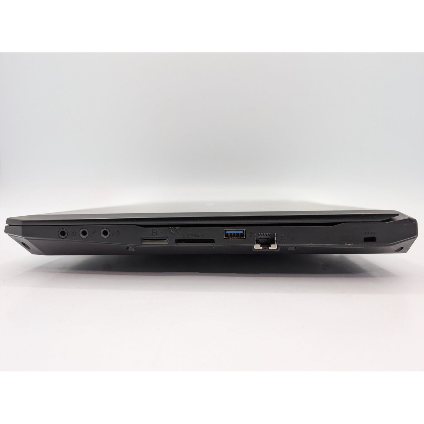 Eurocom Sky MX5 R3 15.6" Intel Core i7-7820HK 16GB RAM 128GB SSD Windows 11 Home